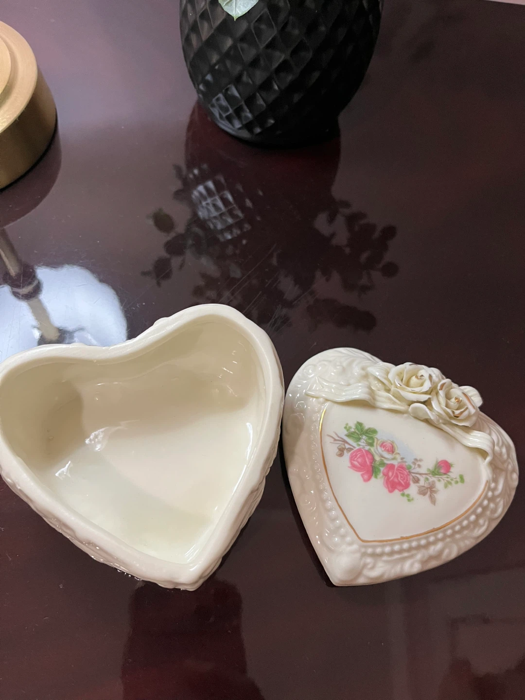White Heart Trinket Box with Rose Design🌱 - photo 2