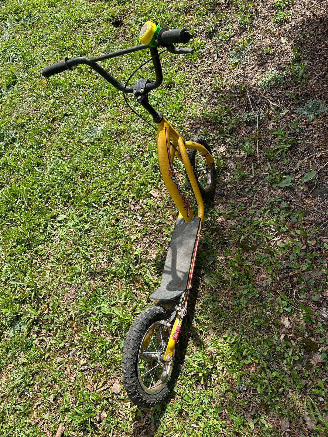 Yellow Kid's Scooter with Bell - photo 3
