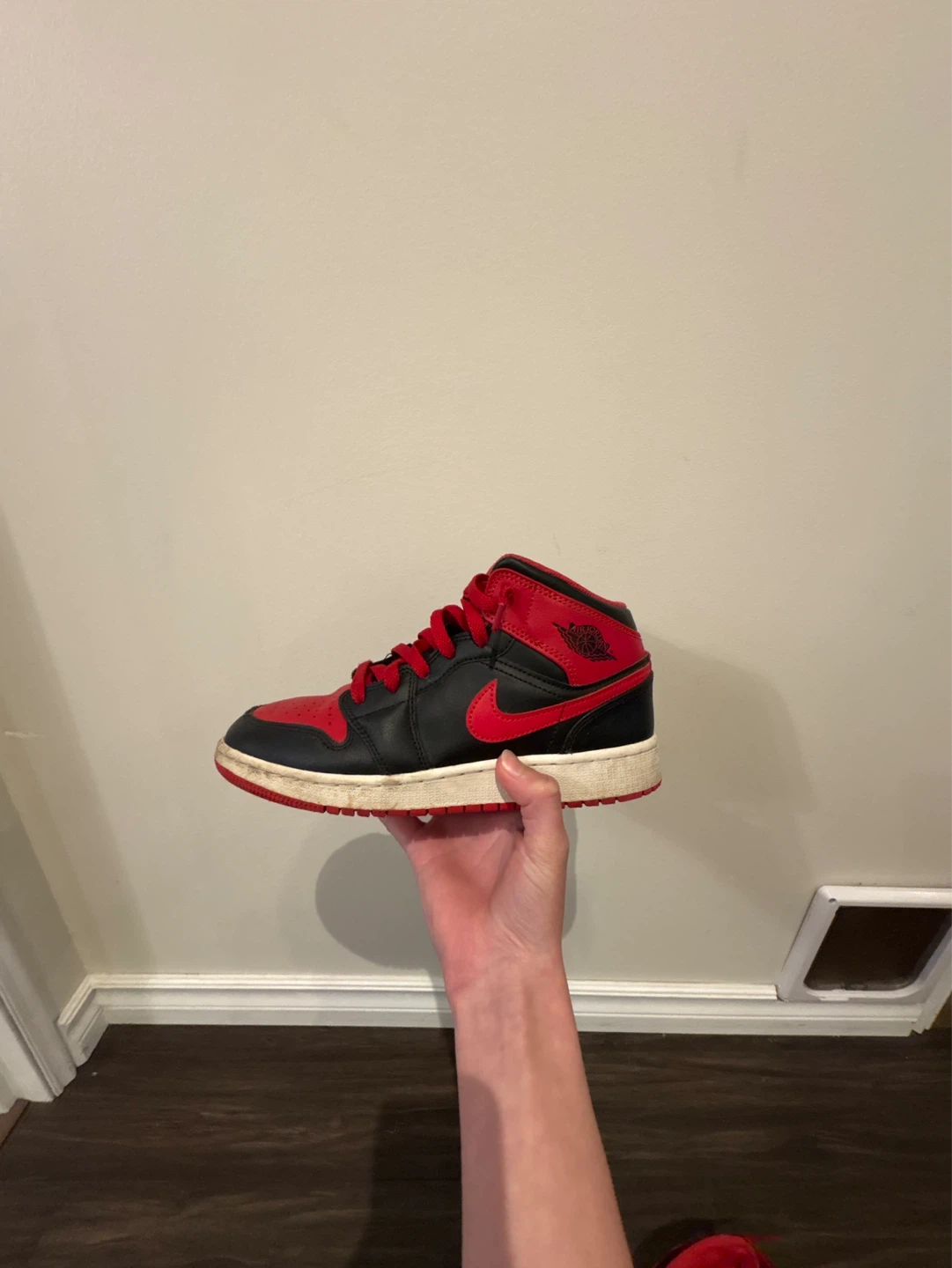 Air Jordan 1 Mid SE (GS) "Black Gym Red" Sneakers - photo 2