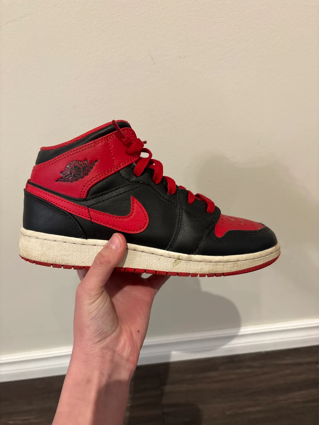 Air Jordan 1 Mid SE (GS) "Black Gym Red" Sneakers - photo 3