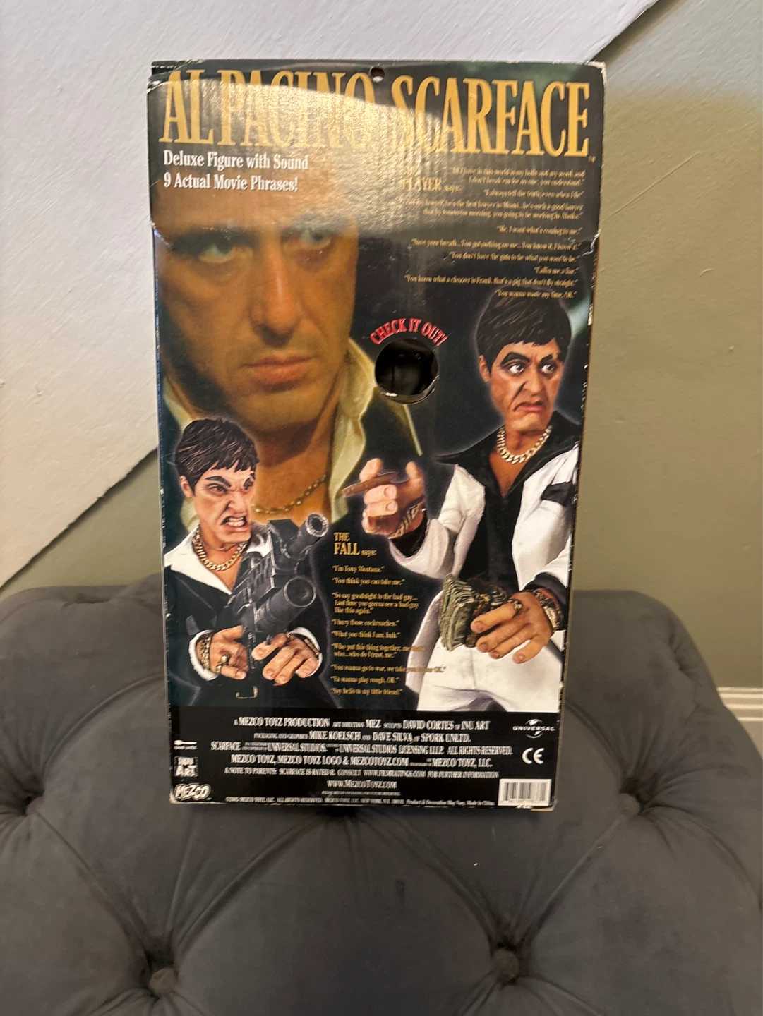 Al Pacino Scarface Deluxe Talking Figure with Sound - photo 3