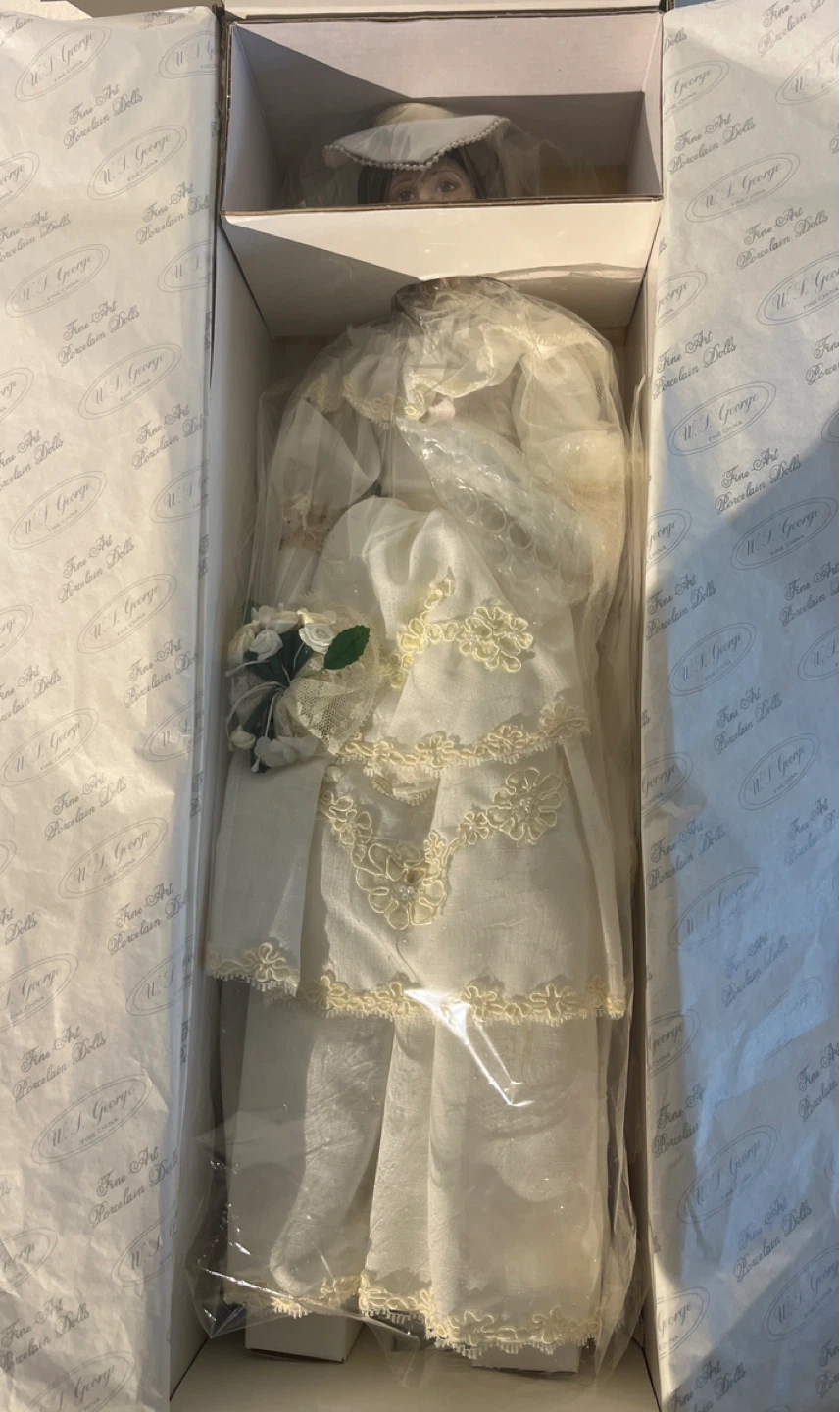 Classic Brides of the Century "Flora The 1900's Bride" Doll - photo 3