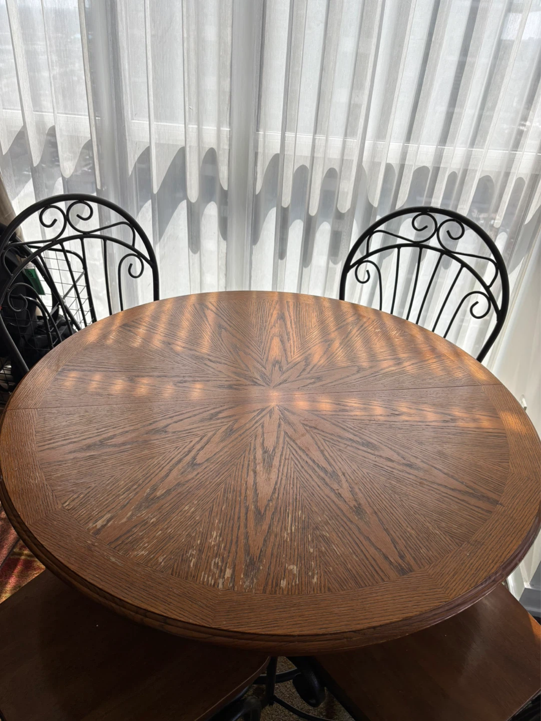 Round Oak Dining Table - photo 3