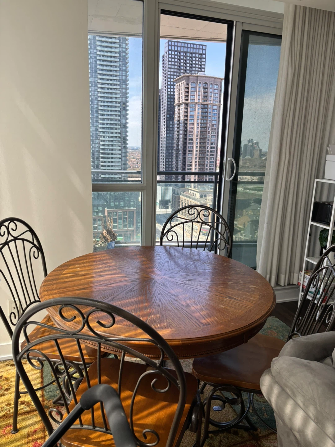 Round Oak Dining Table