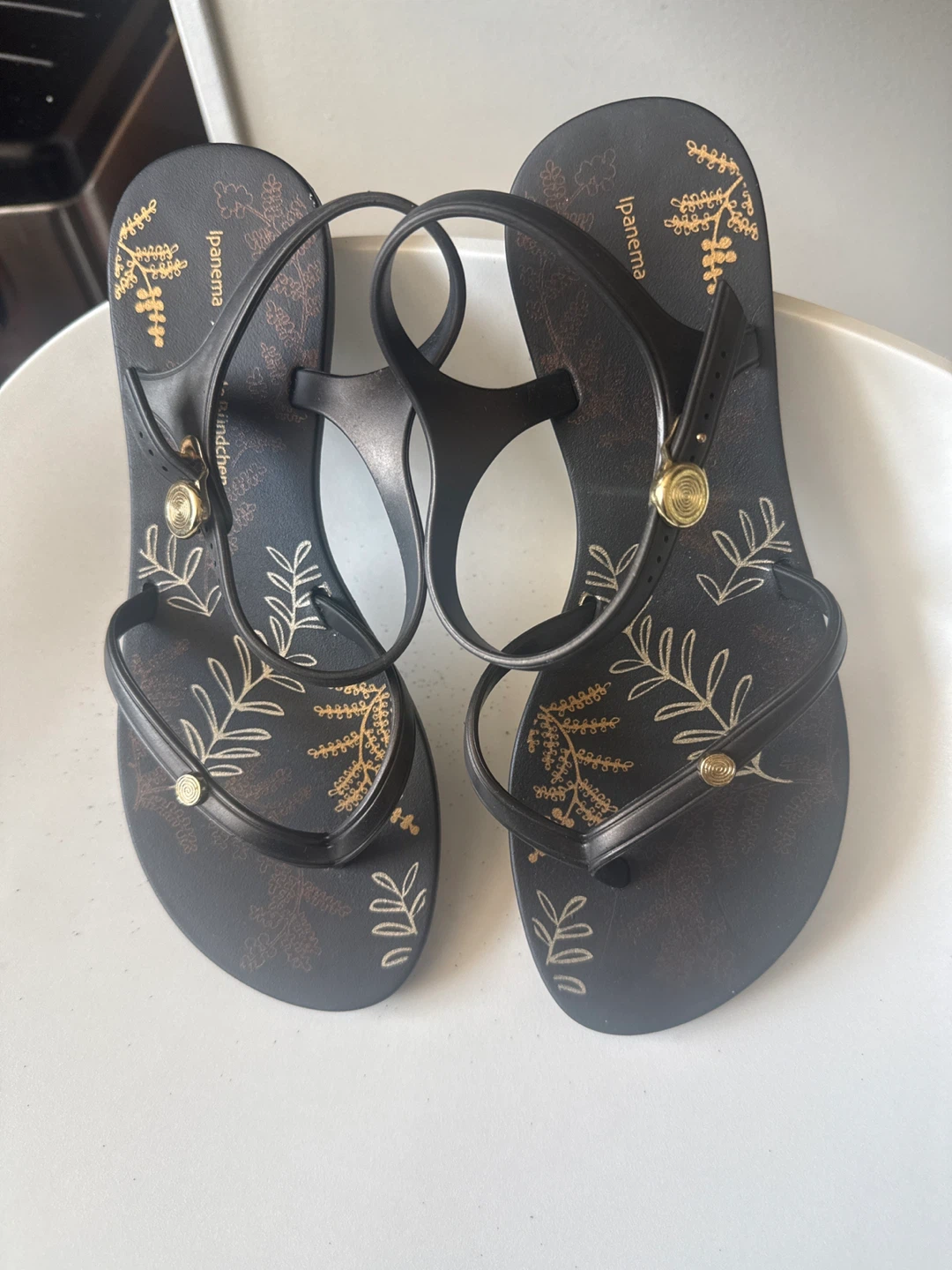 Ipanema Women's Black Thong Sandals Size 5