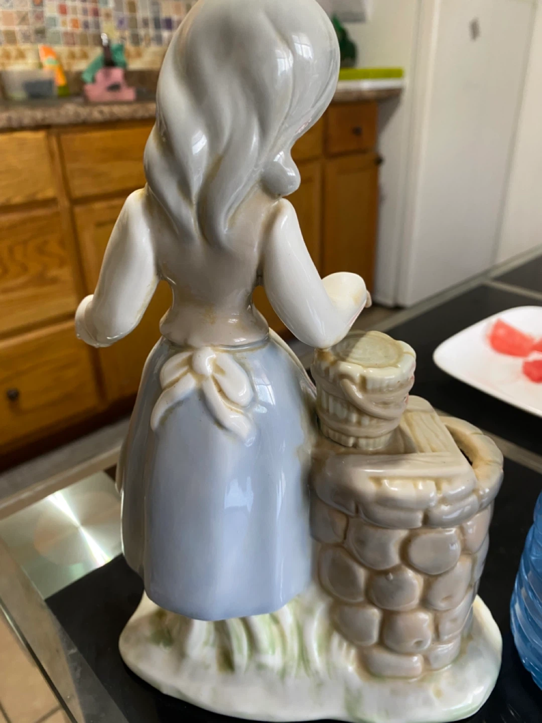 Tengra porcelain figurine of a girl at a well - photo 4
