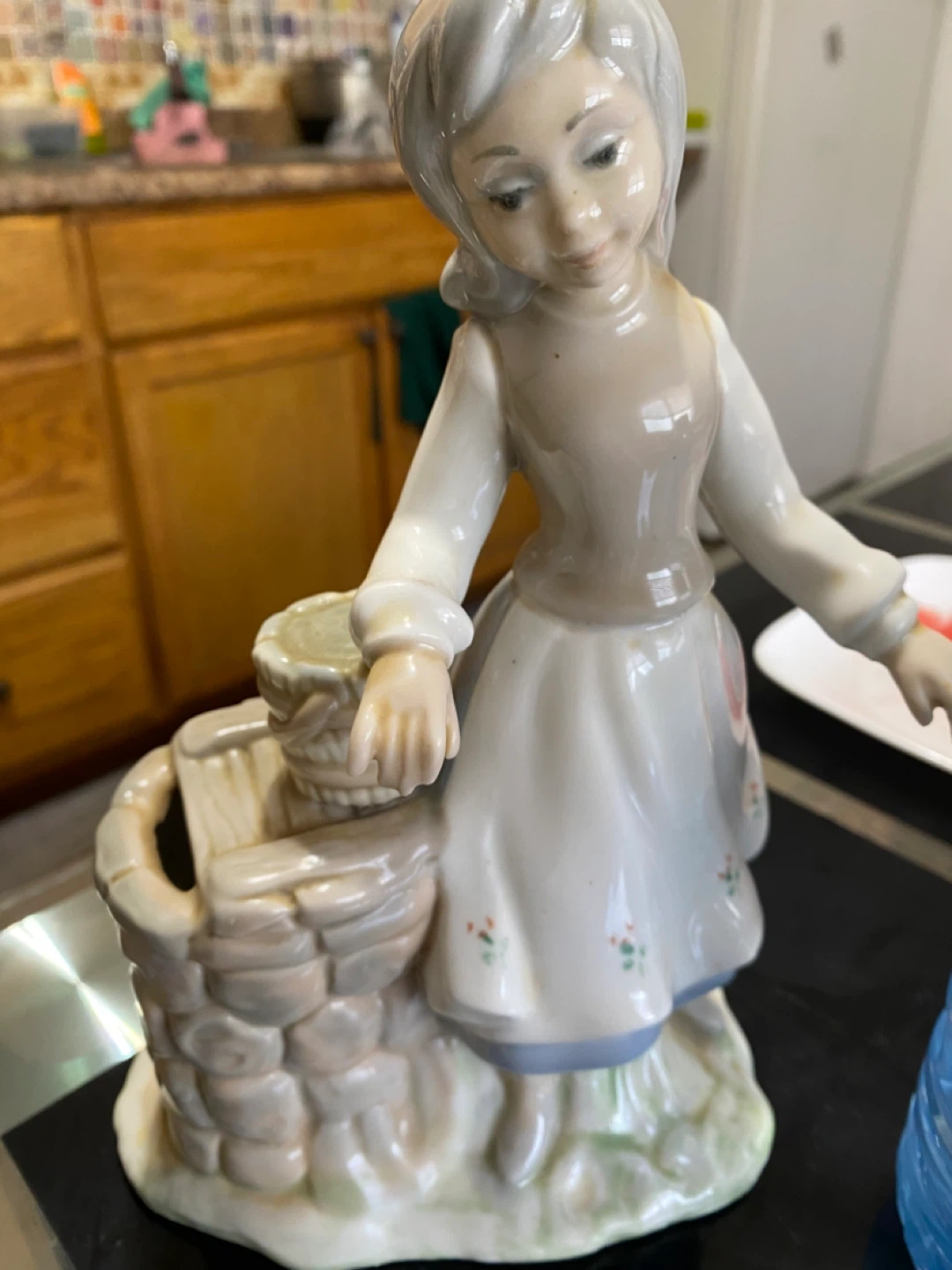 Tengra porcelain figurine of a girl at a well - photo 5