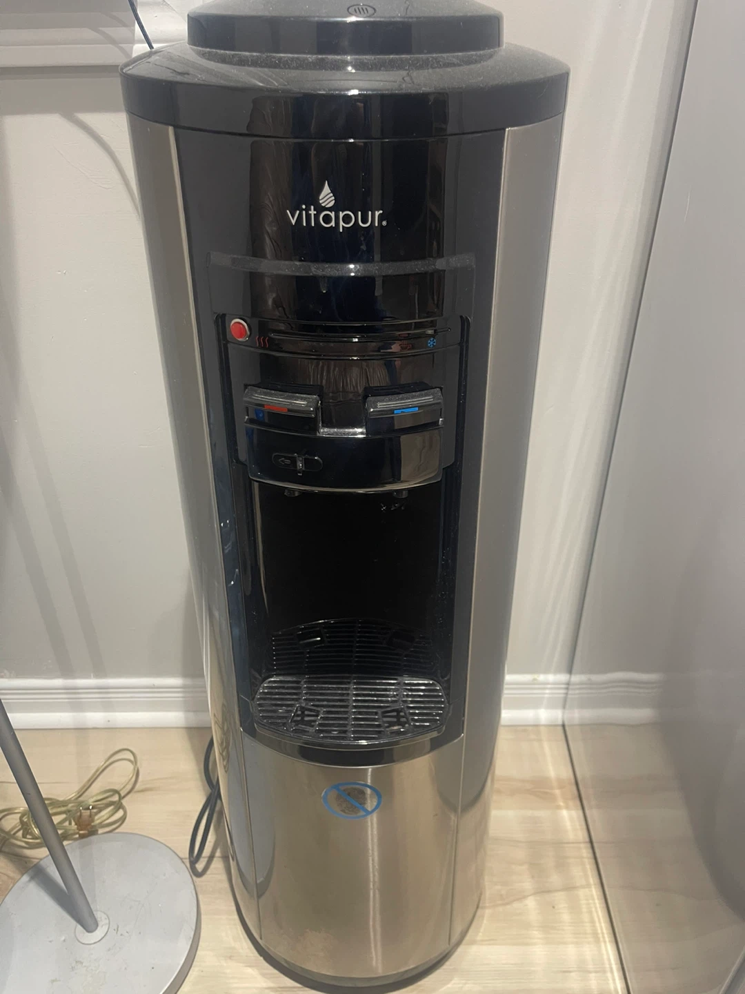Vitapur Water Cooler Dispenser with Primo Water Jug