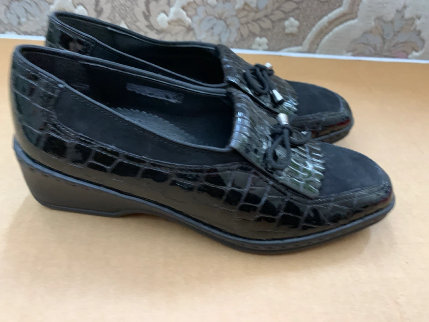 New Ara Germany Women's Black Leather Loafers Size 7 - photo 2