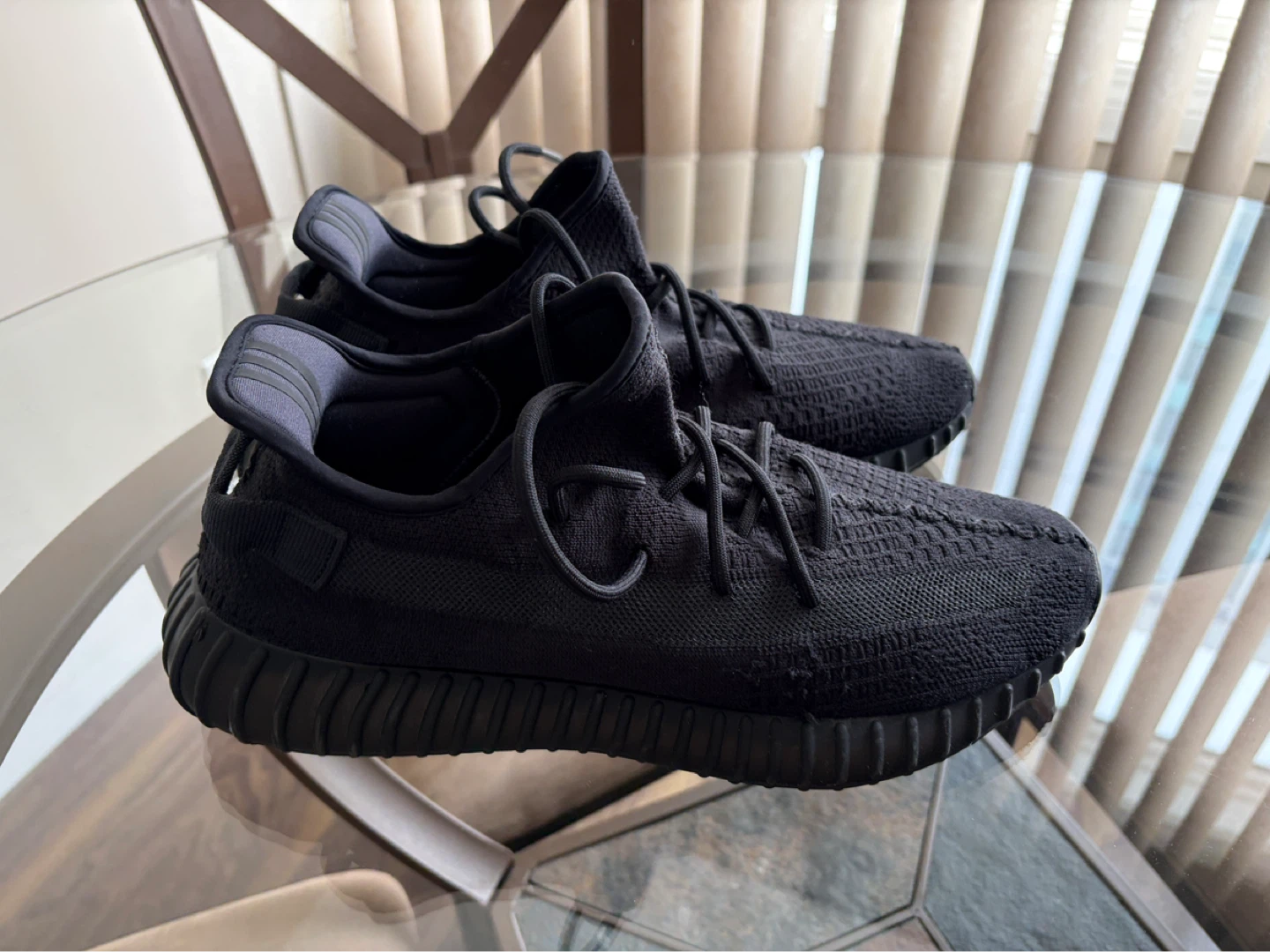 Adidas Yeezy Boost 350 V2 "Onyx" Sneakers US 11.5 M