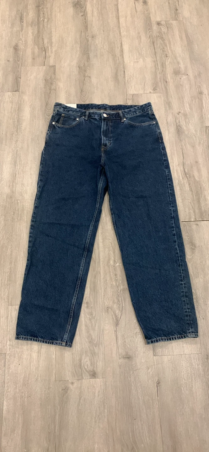H&M Loose Fit Jeans Size 36/32