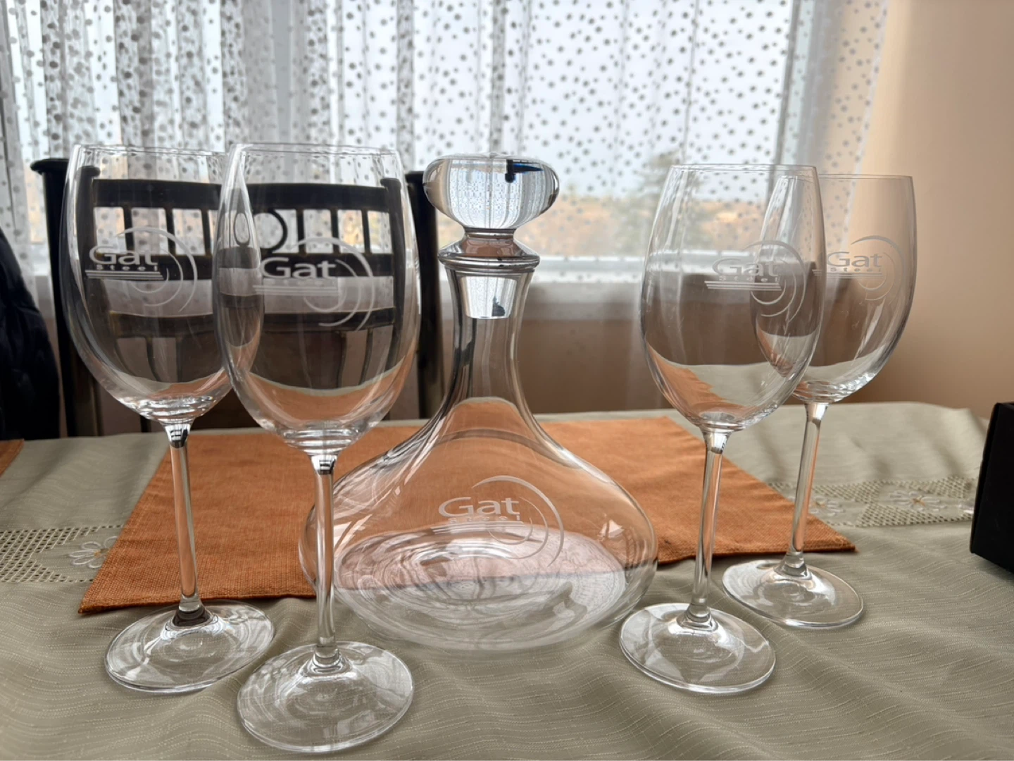 Wine Decanter and 4 Glasses Set - photo 2