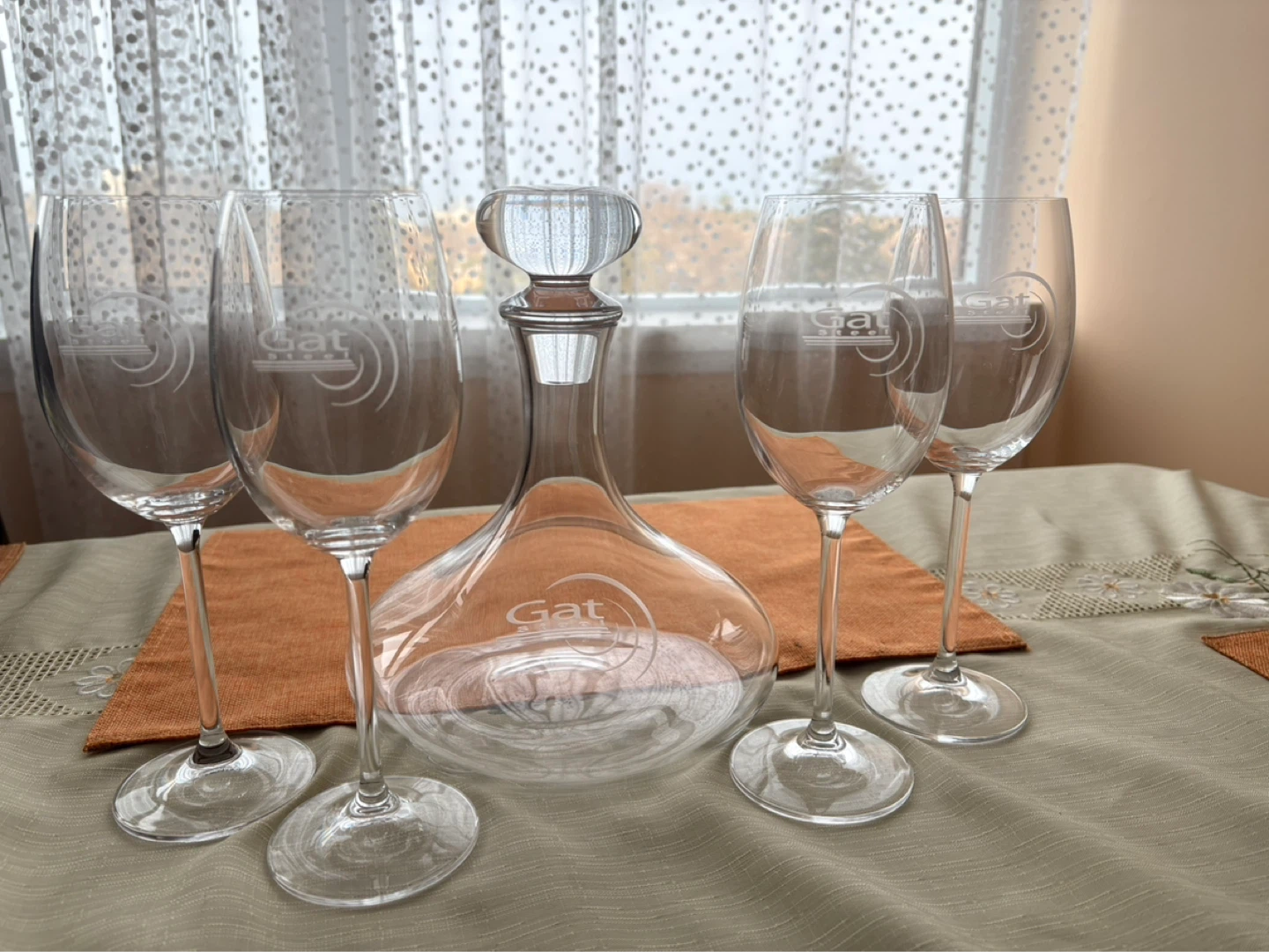 Wine Decanter and 4 Glasses Set