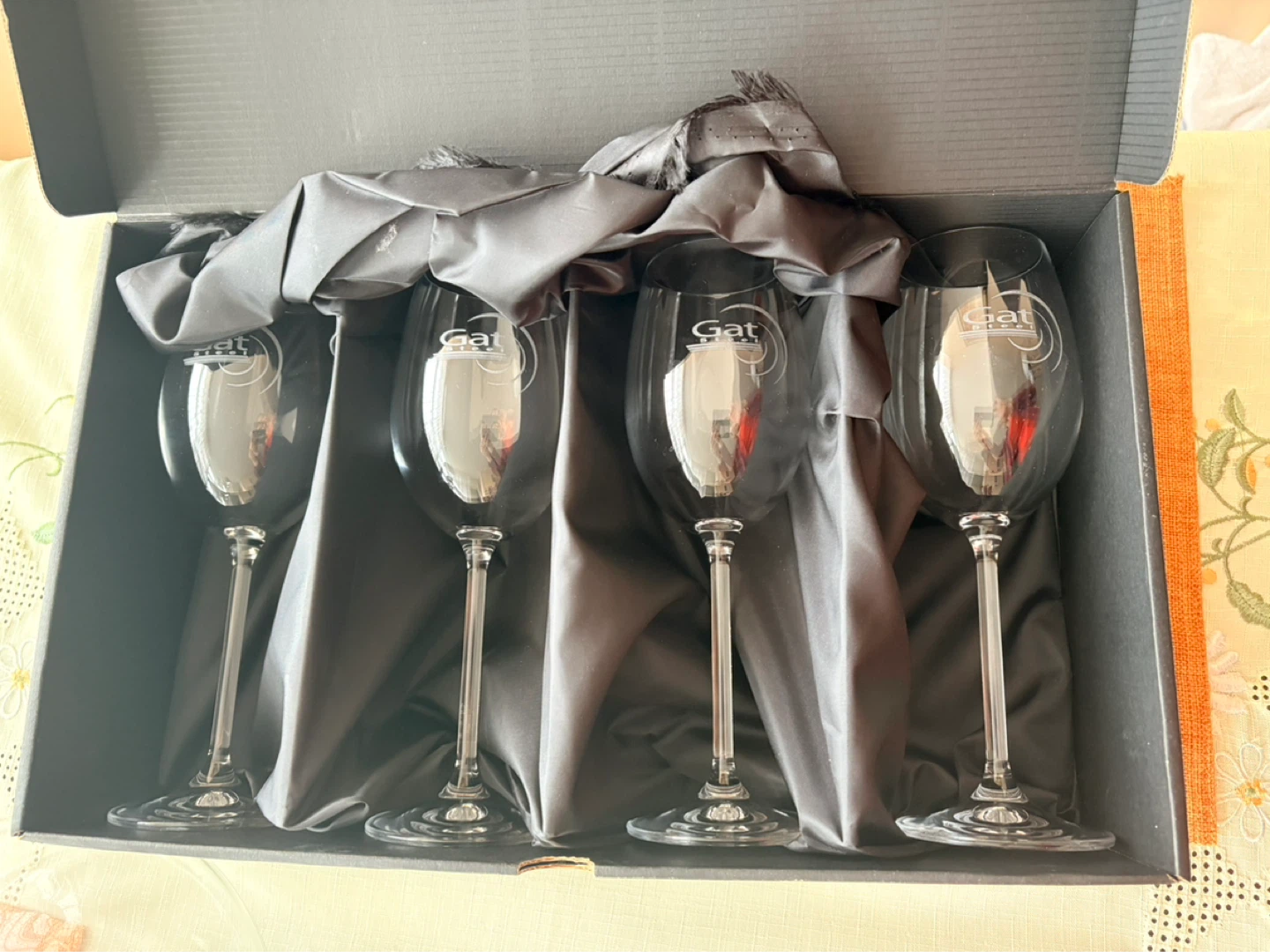 Wine Decanter and 4 Glasses Set - photo 5
