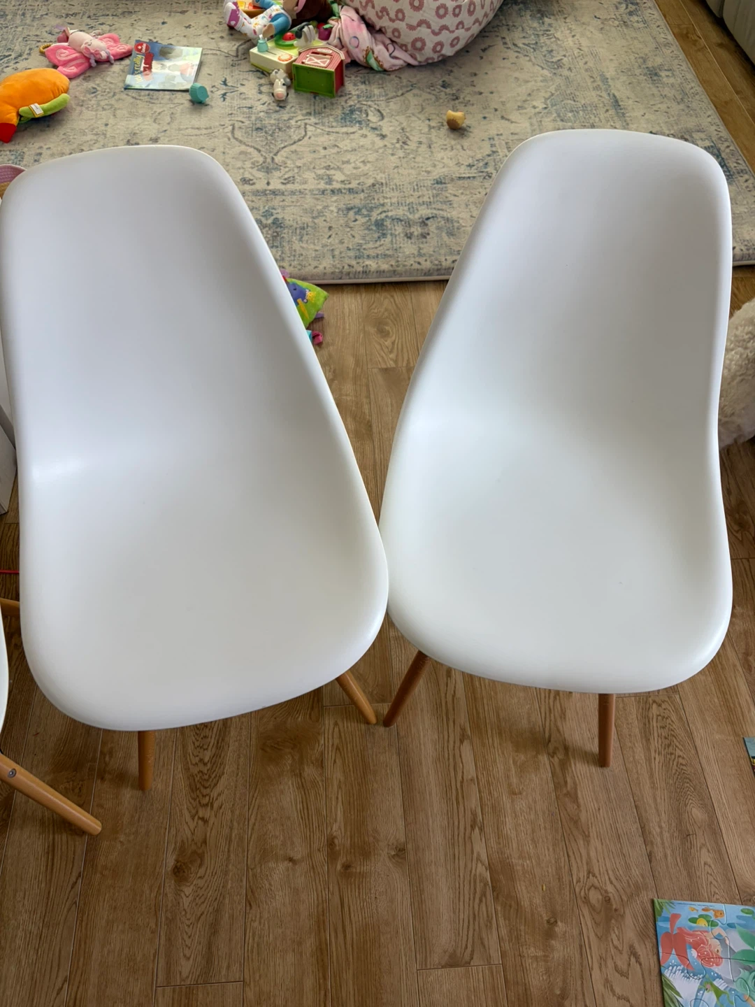 Set of 4 White Dining Chairs - photo 2