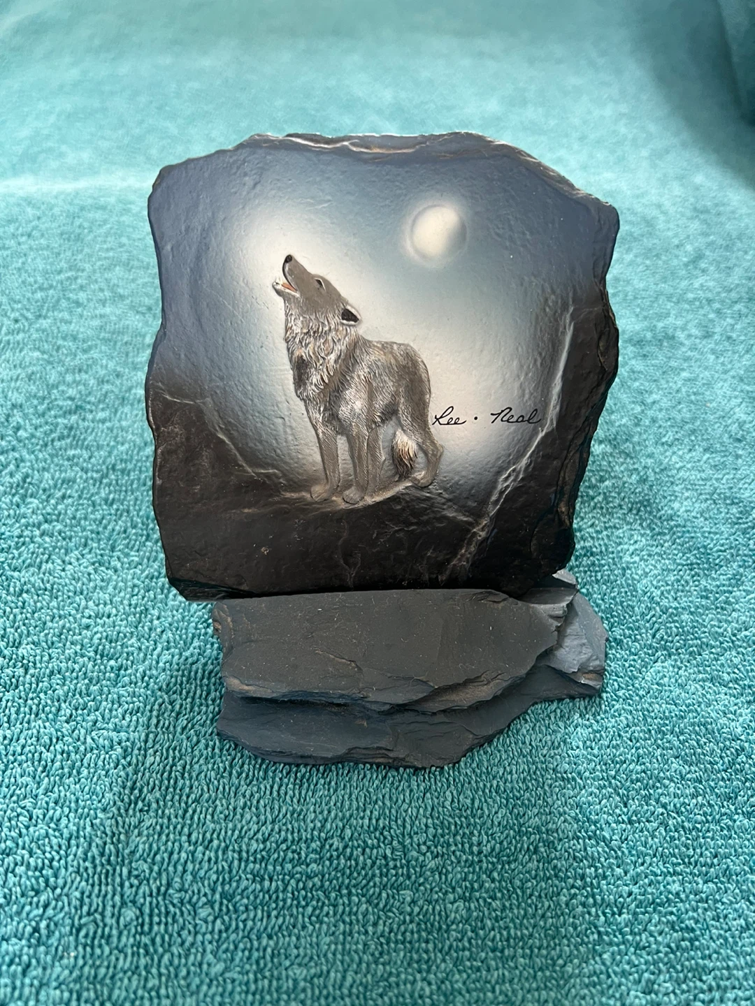 Bay Life Art Wolf Howling at Moon SlateSculpture - photo 2