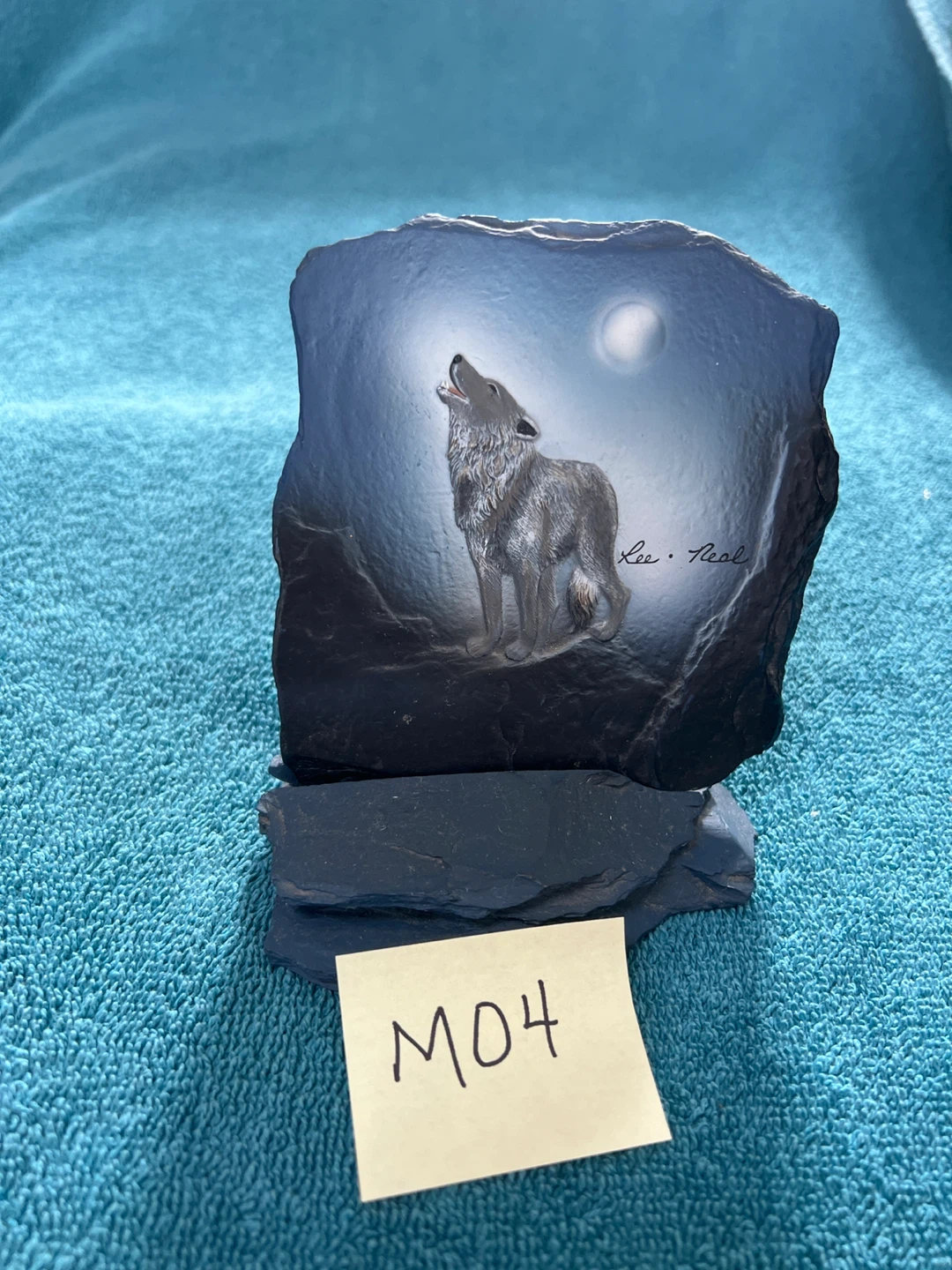 Bay Life Art Wolf Howling at Moon SlateSculpture