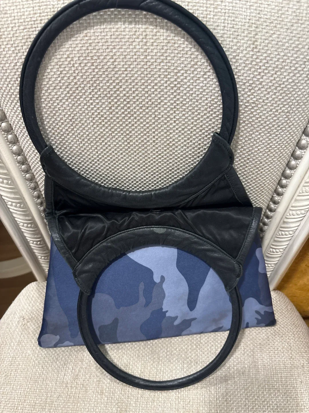 Black Leather Handle Camo Print Bag - photo 2