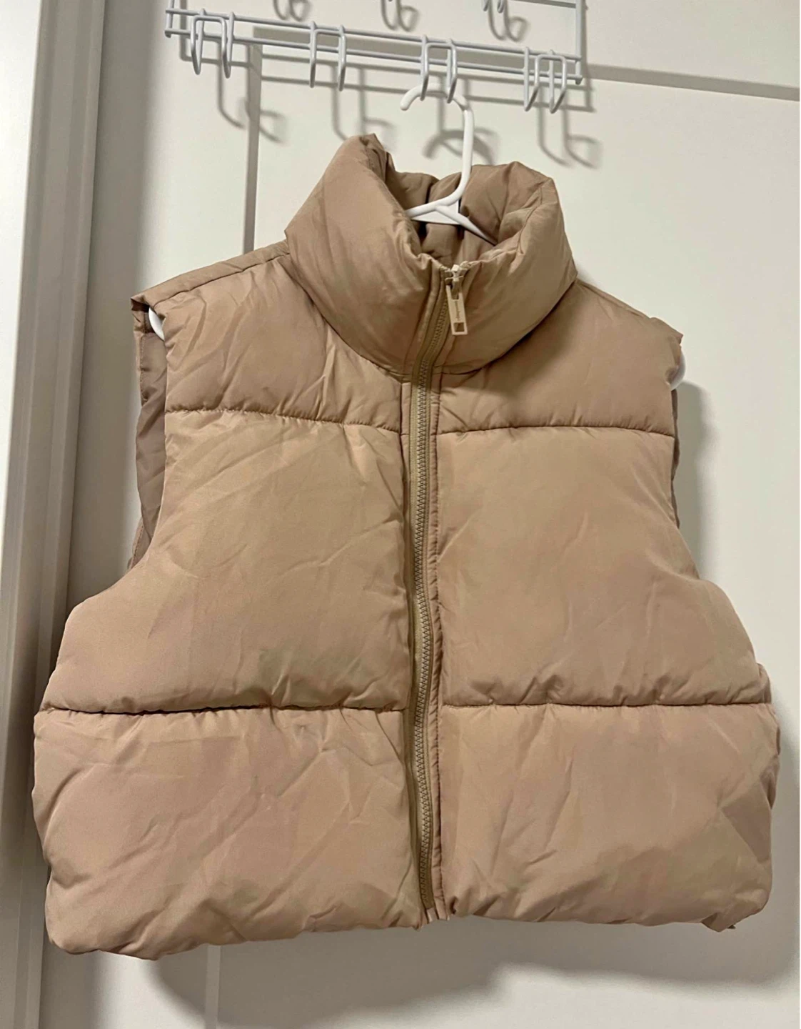Tan Puffer Vest 🌱