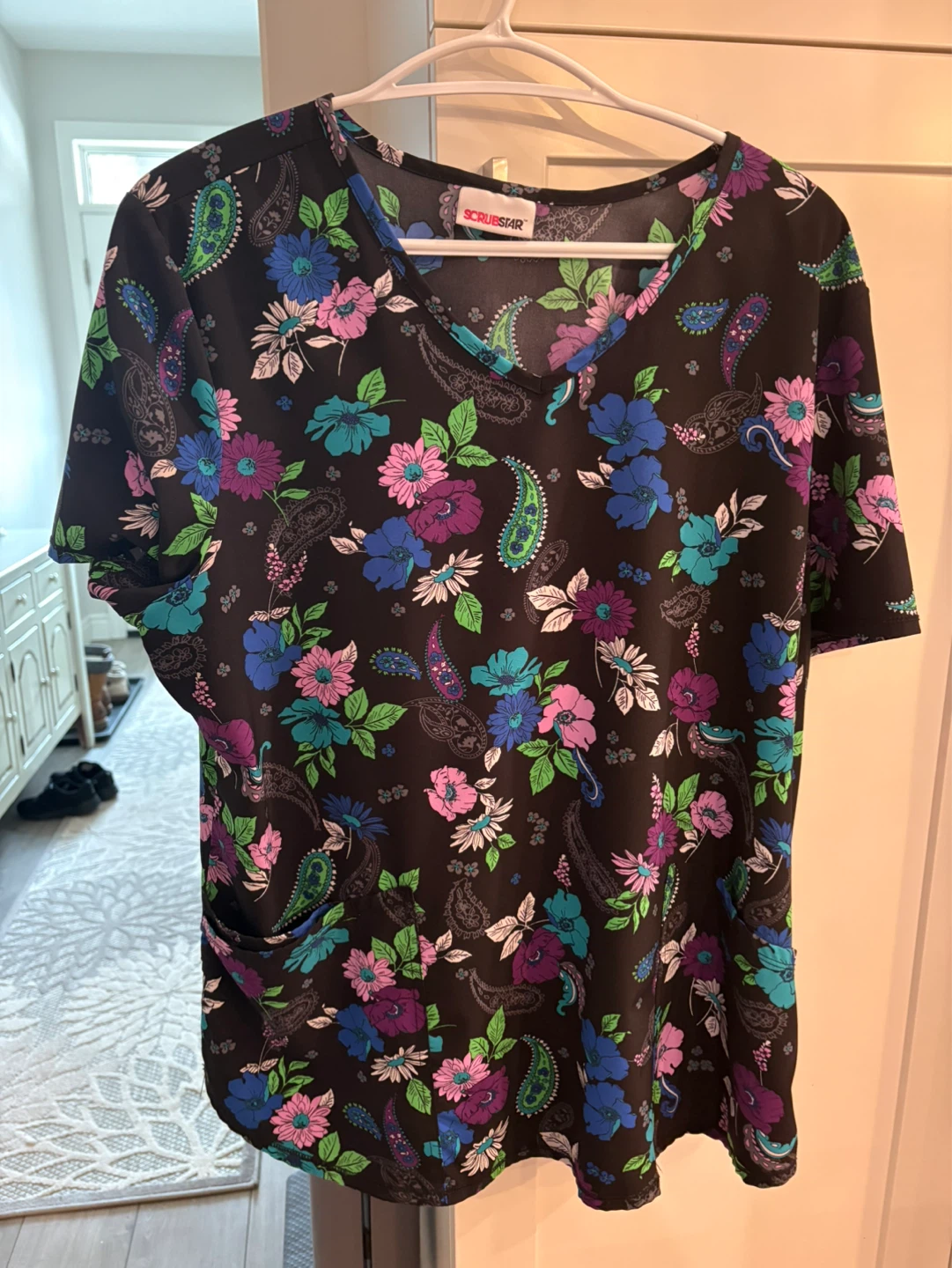 Lot of 5 Scrub Tops - Various Prints - photo 5