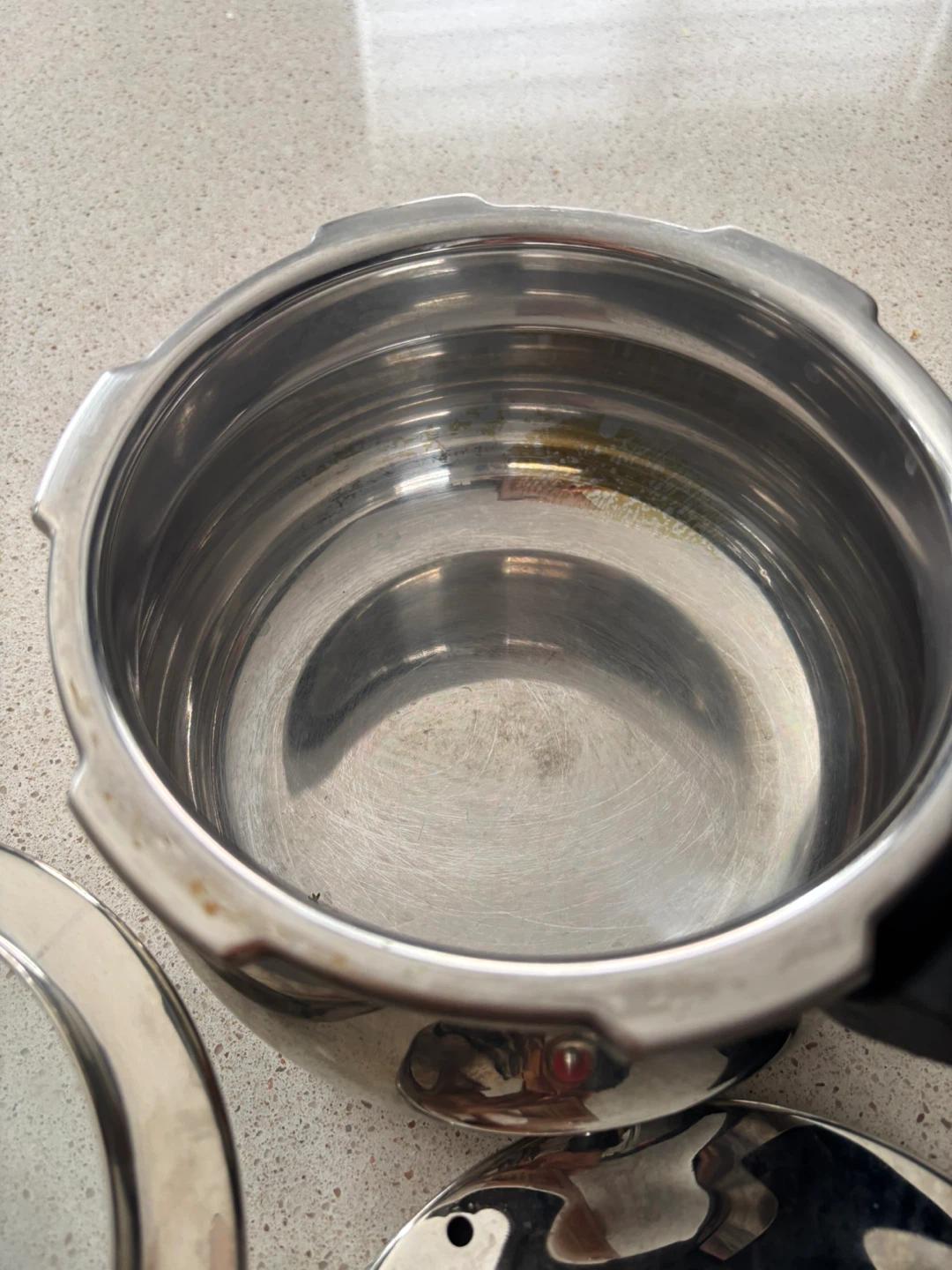 Prestige 2L Alpha Deluxe Pressure Cooker