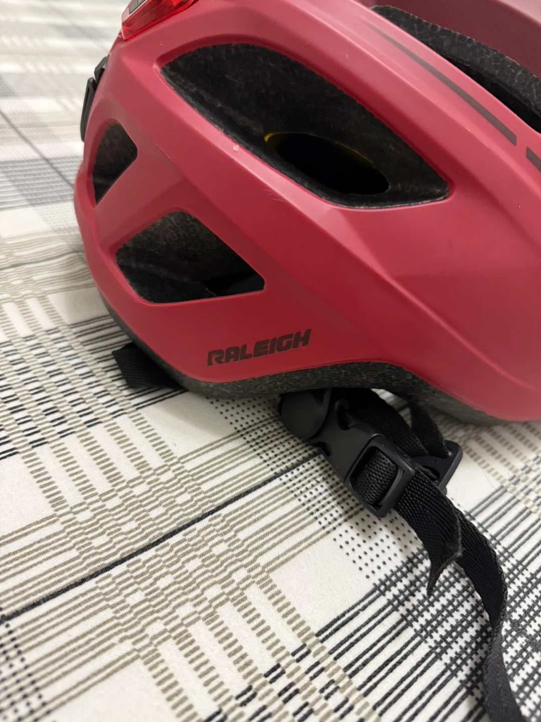 A men’s helmet - photo 5