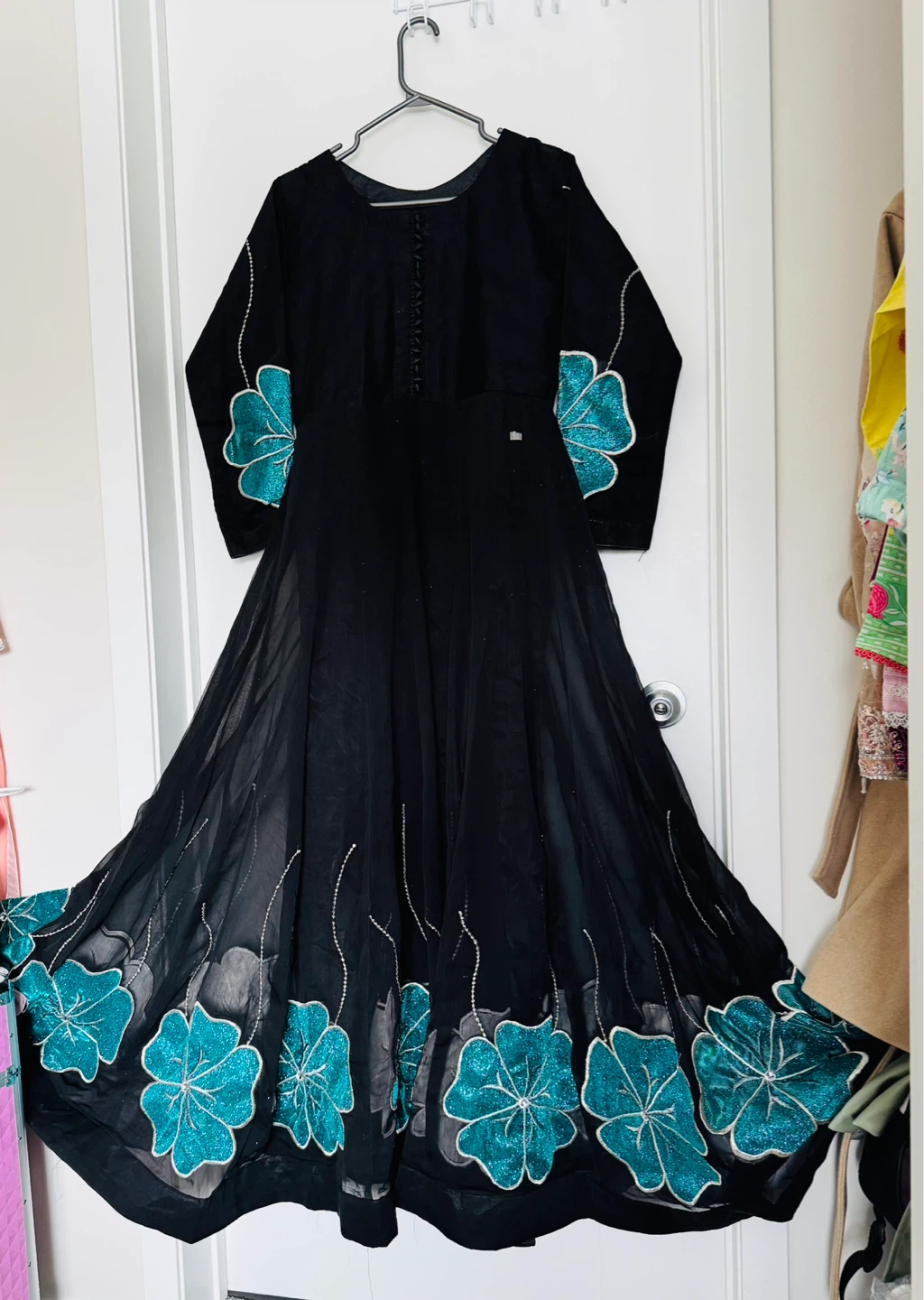 Black Anarkali Dress with Teal Flower Embroidery 🌱