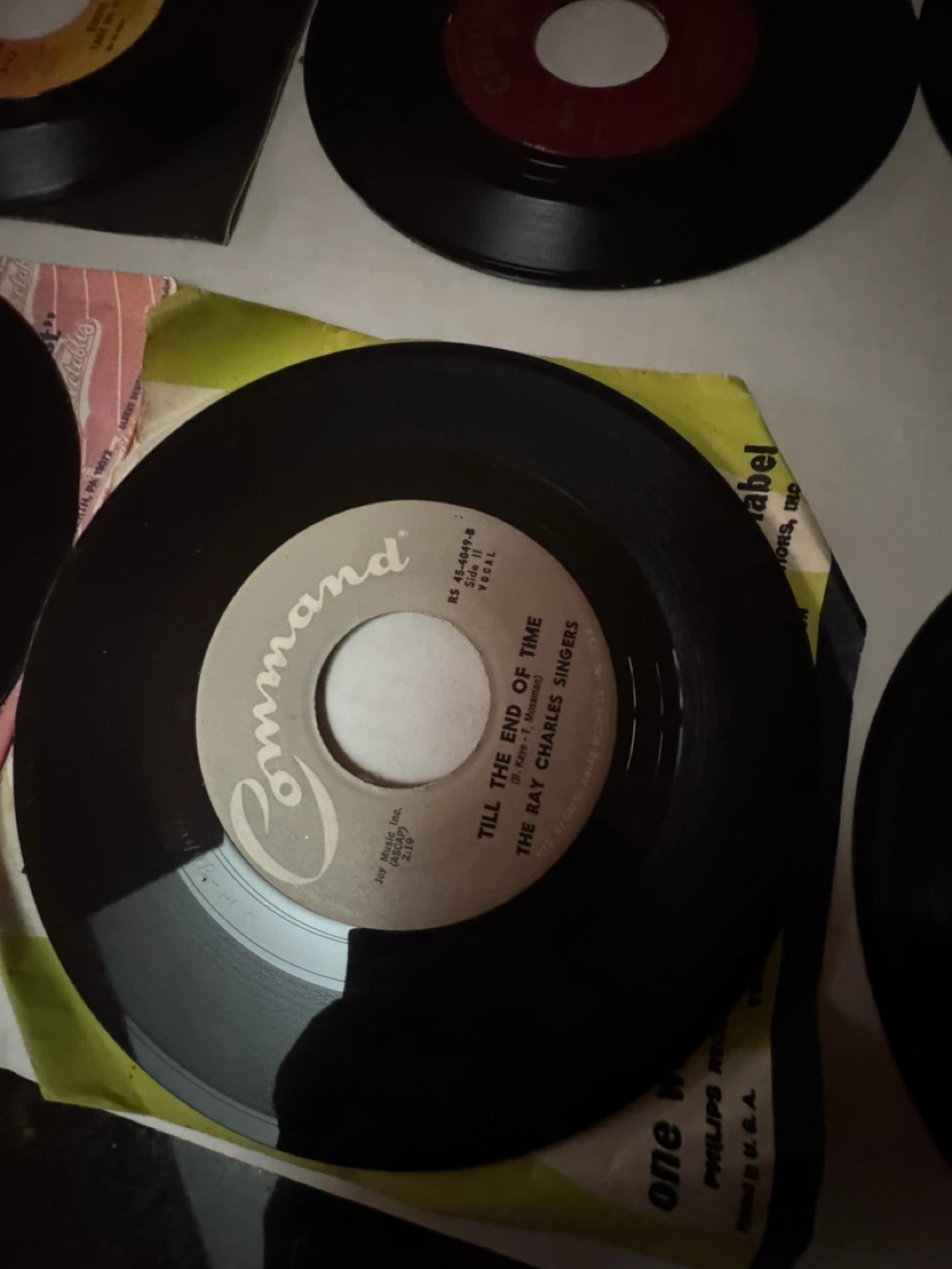 Lot of 5 Vintage 45 RPM Vinyl Records - photo 4