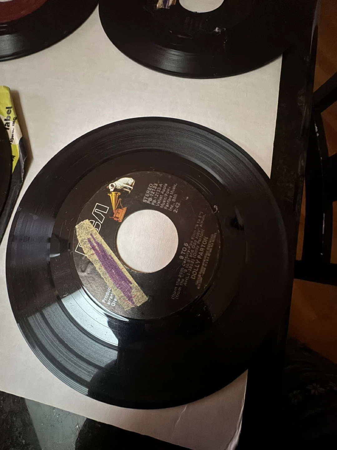 Lot of 5 Vintage 45 RPM Vinyl Records - photo 5