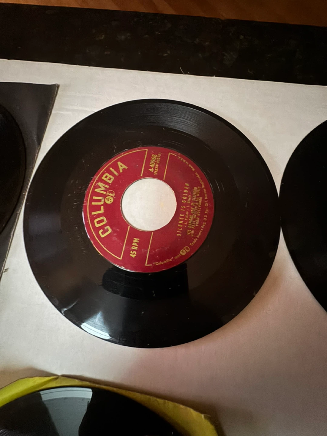 Lot of 5 Vintage 45 RPM Vinyl Records - photo 3