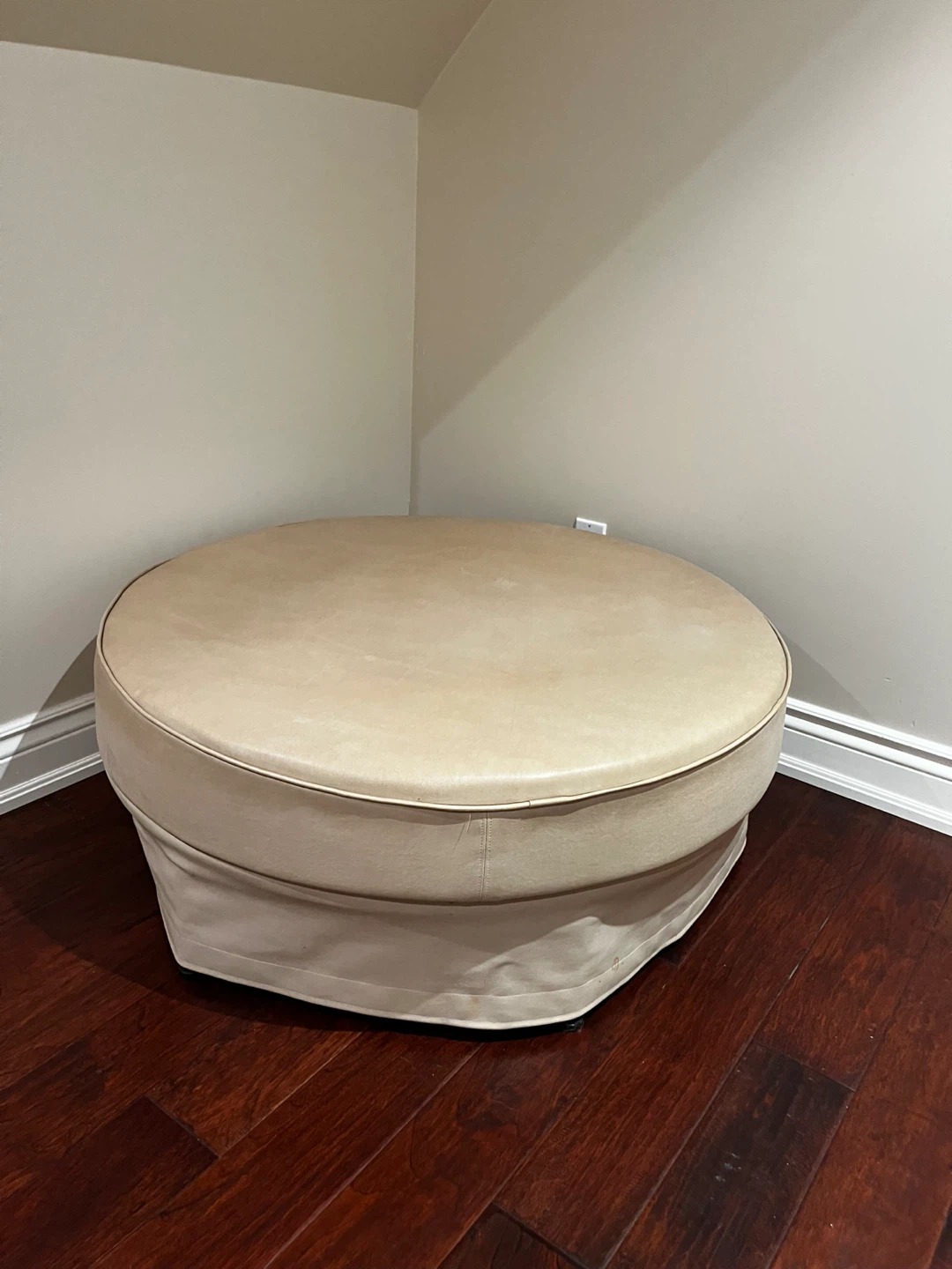 Trampoline rebounder with cover