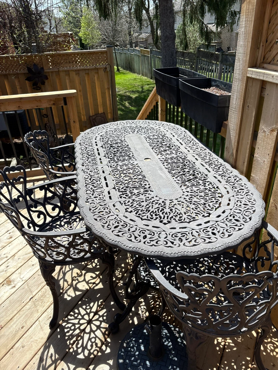 Cast-aluminum  table and Chairs Set