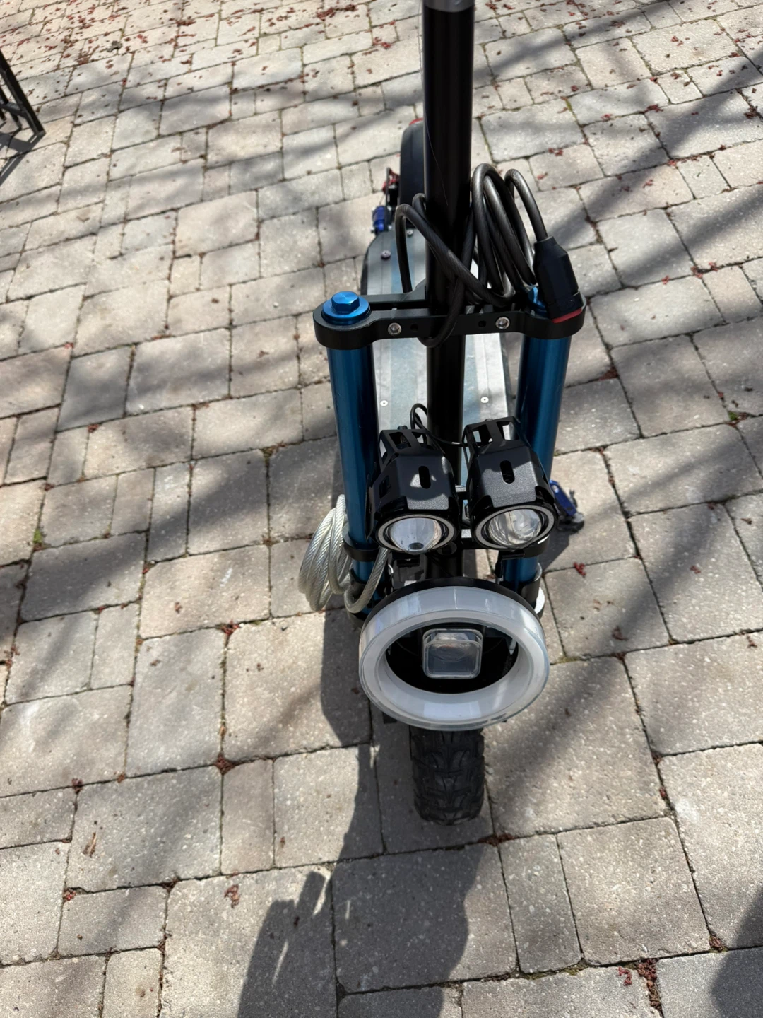 Electric Scooter with Blue Accents - photo 2