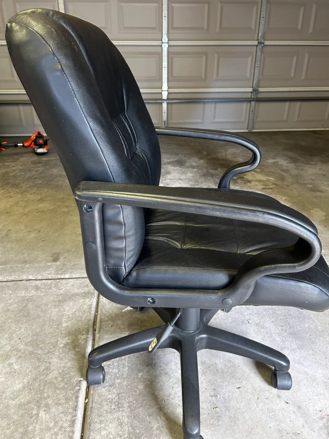 Black Leather Office Chair - photo 2