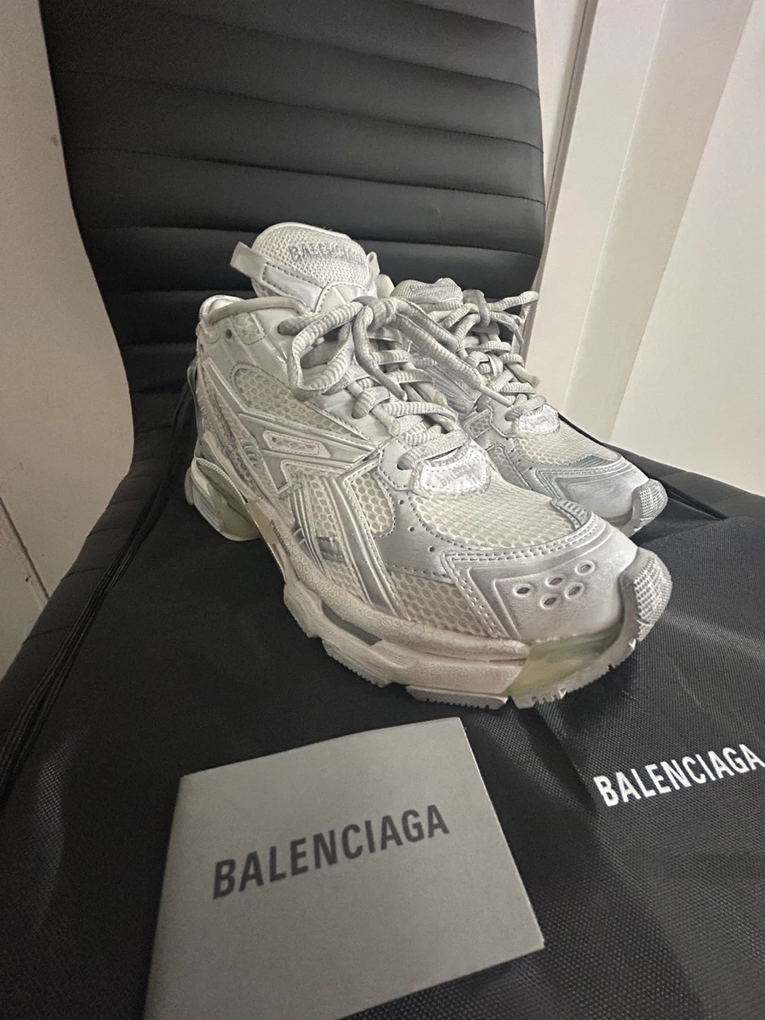 Balenciaga Runner (send offers)