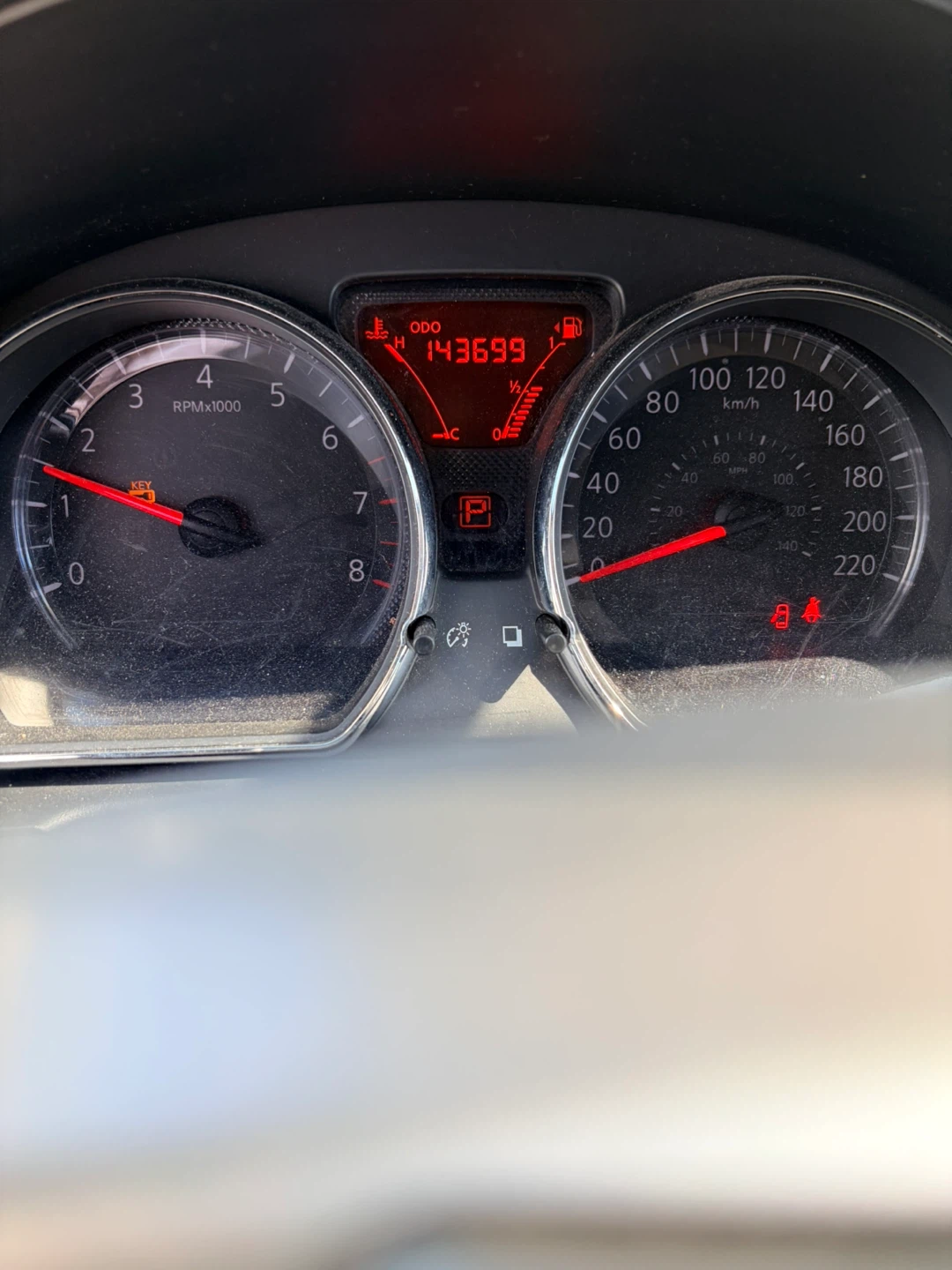 2014 Nissan Versa SL Hatchback - 143,699 km - photo 5