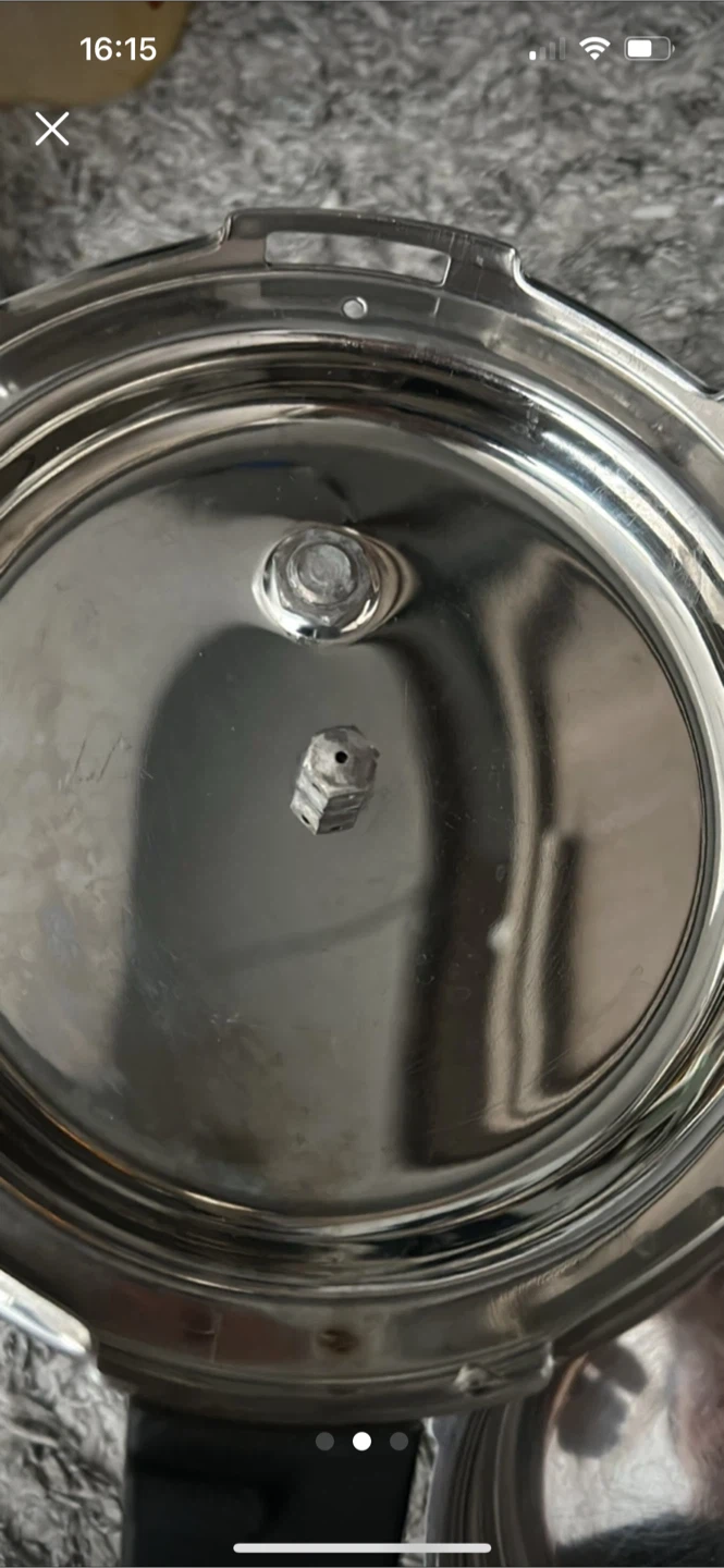 No rubber band, 1.5L Pressure Cooker - photo 2