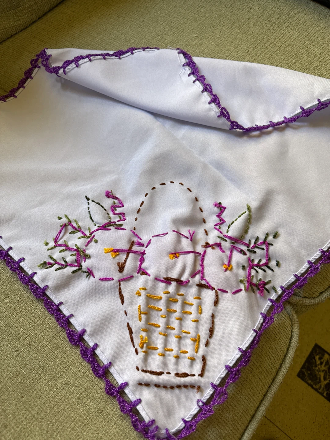 🌱Embroidered Handkerchief with Basket and Flowers - photo 3