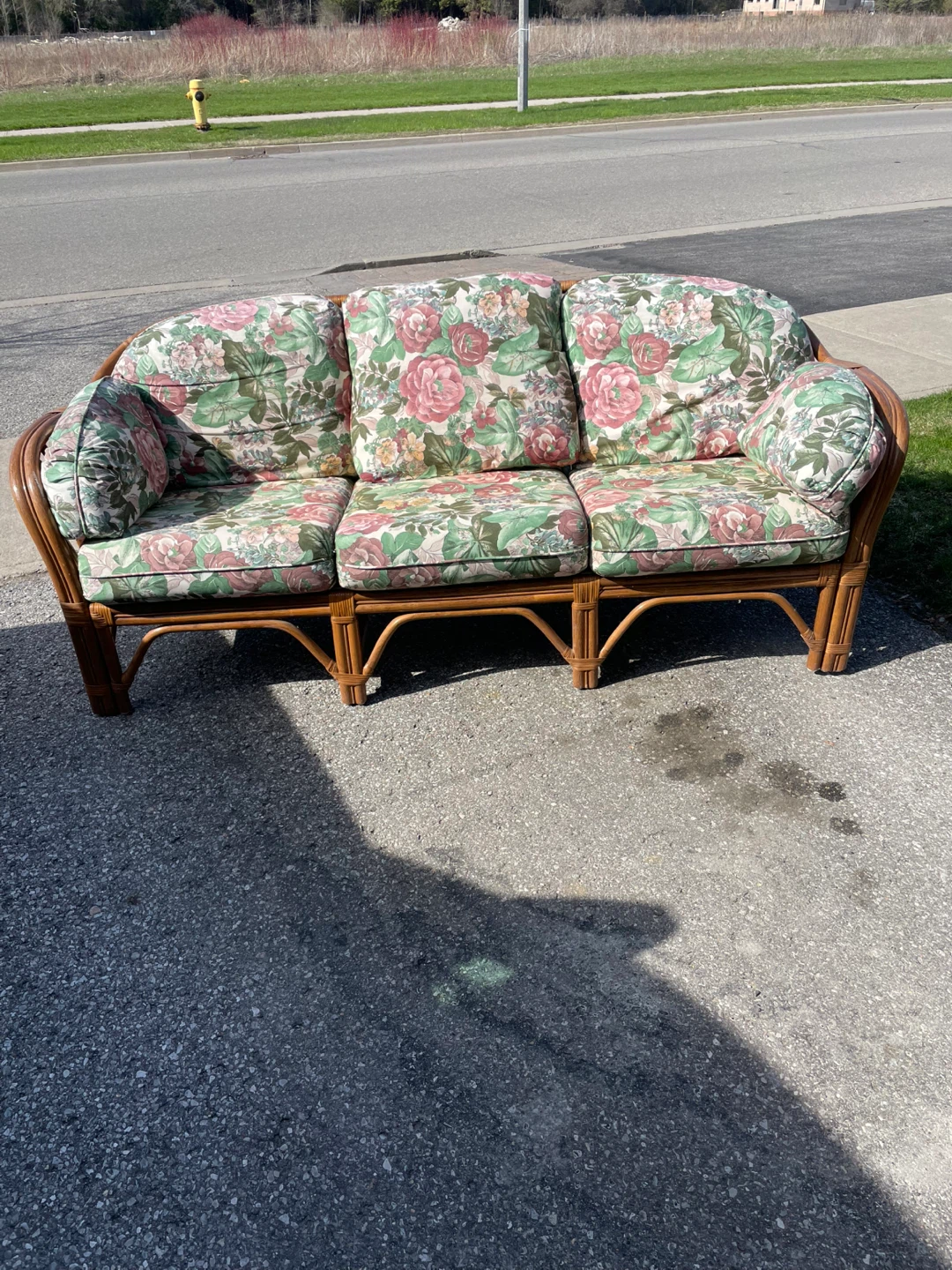 2 Vintage  Rattan Sofas with Floral Cushions - photo 3