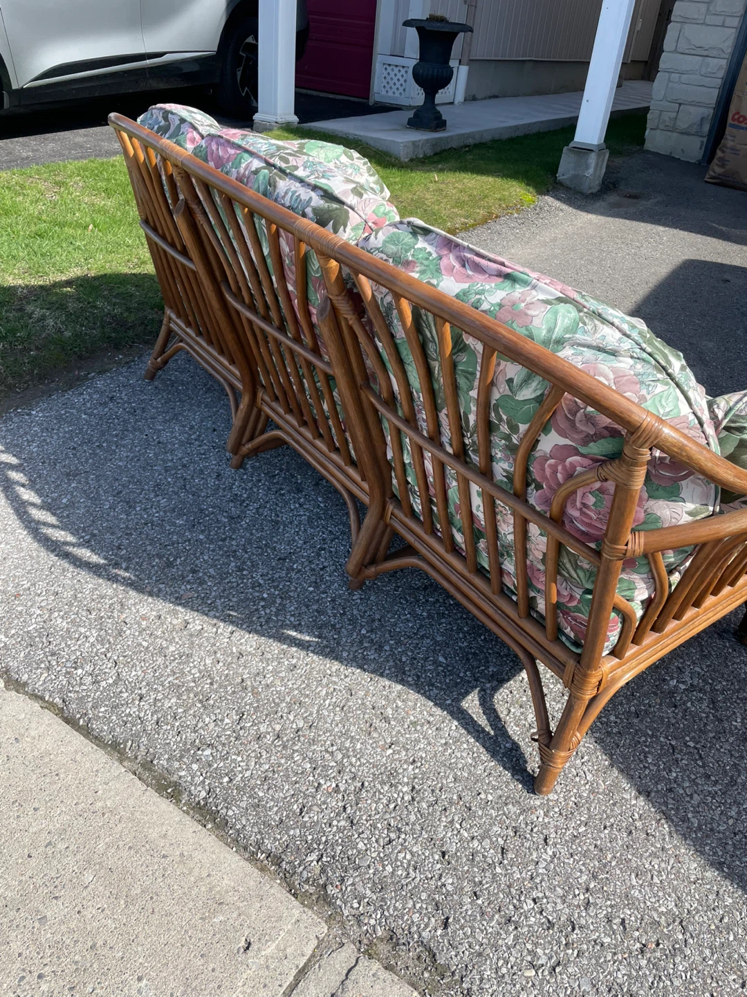 2 Vintage  Rattan Sofas with Floral Cushions - photo 5