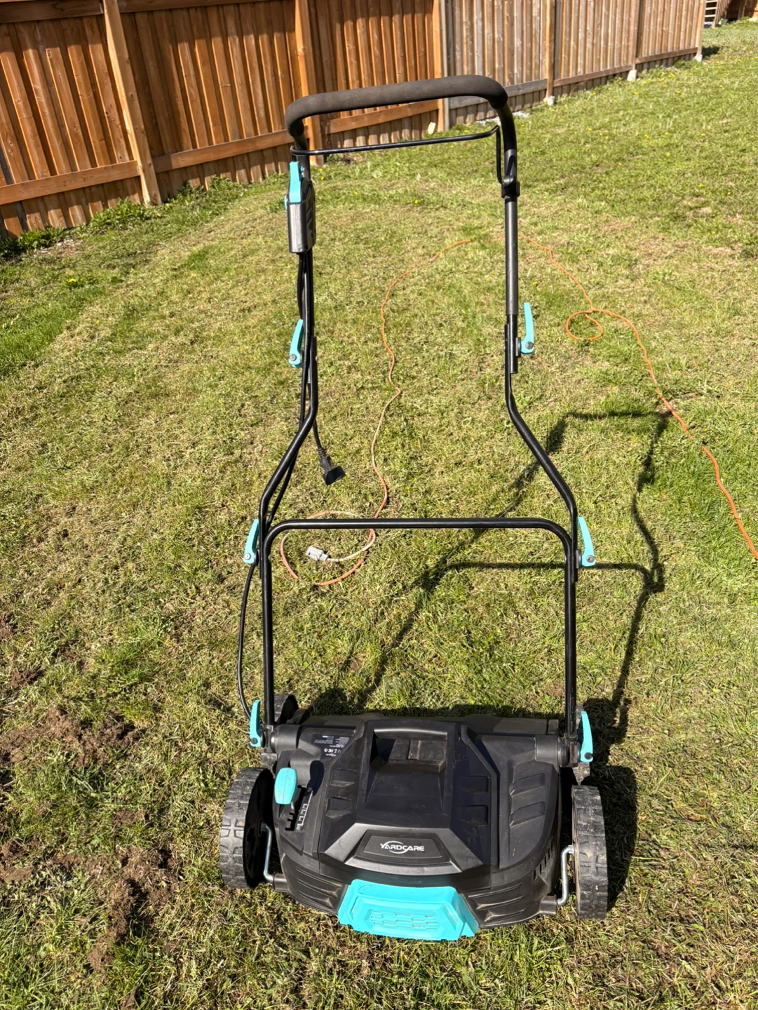 YARDCARE 16" 2-in-1 Dethatcher Scarifier - photo 2