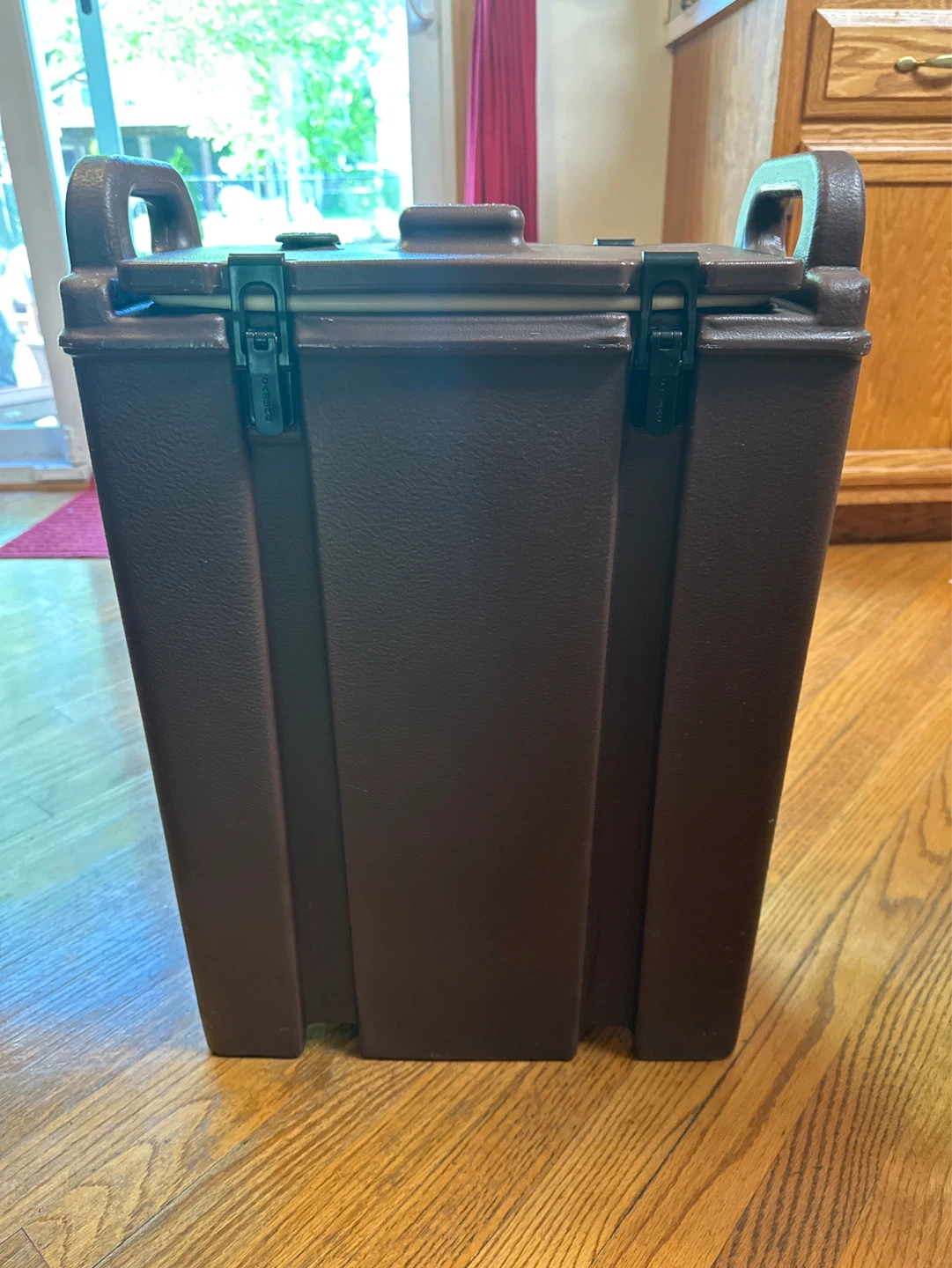 Cambro Beverage Dispenser 4.75 gallons Hot or Cold - photo 3