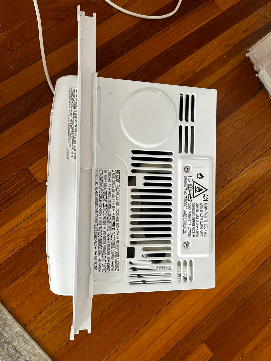 Frigidaire 5000 BTU Window Air Conditioner (1/2) - photo 5