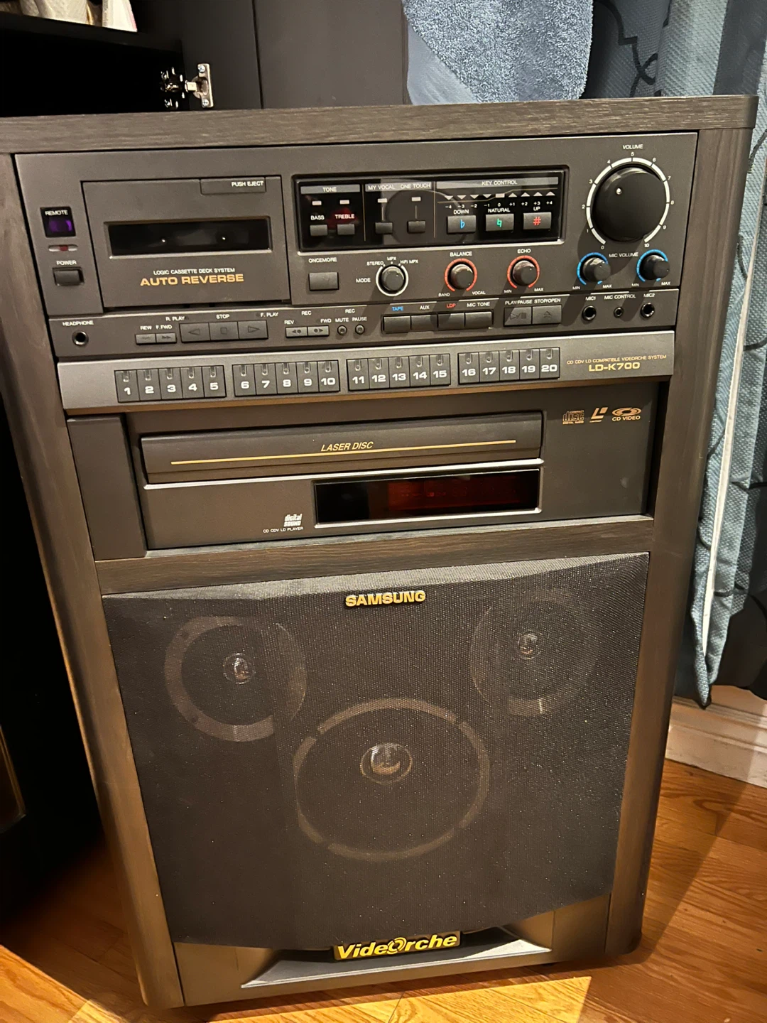 Samsung LD-K700 CD/LD Karaoke System with Cassette Deck