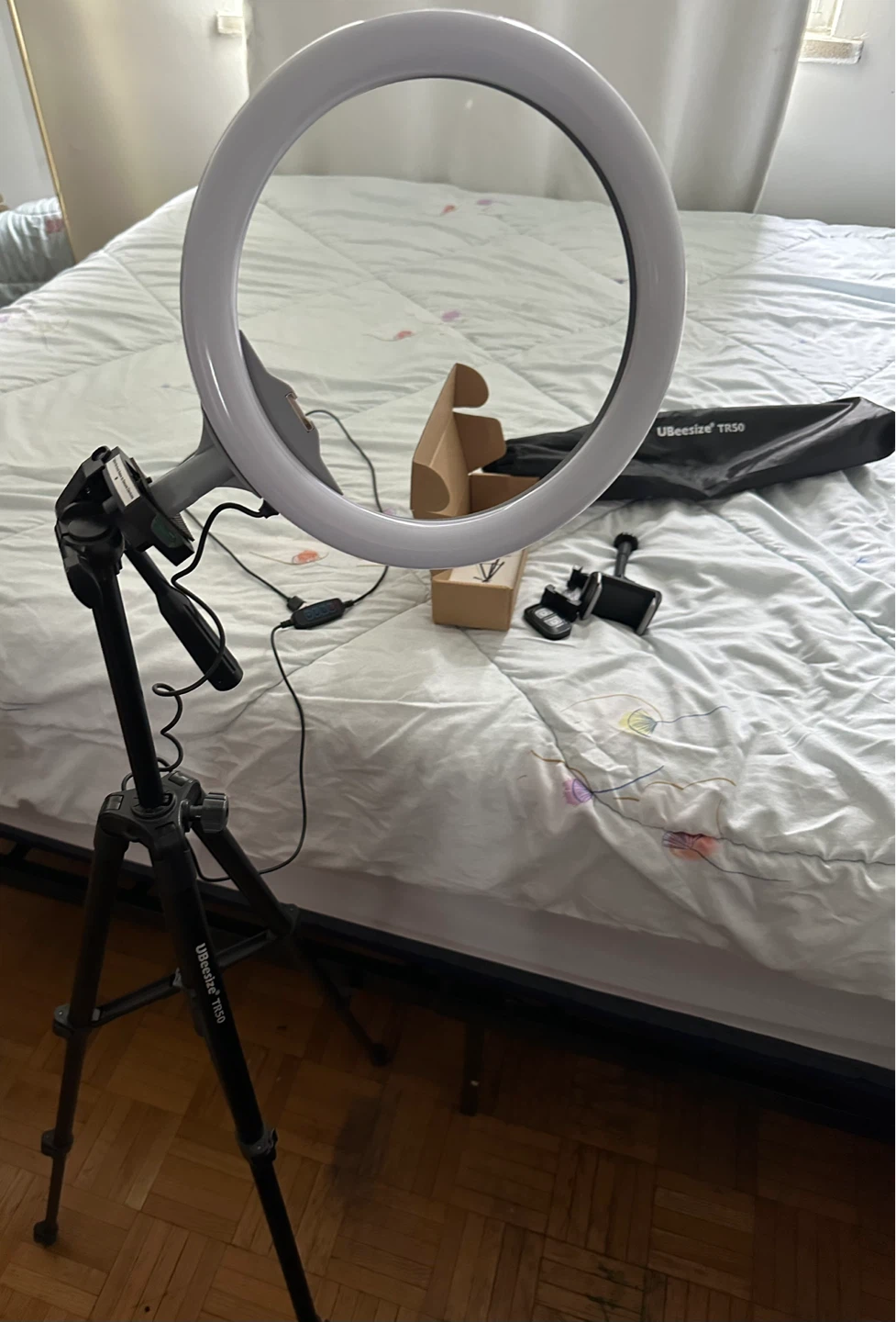 UBeesize TR50 10 inch Ring Light with Tripod - photo 4