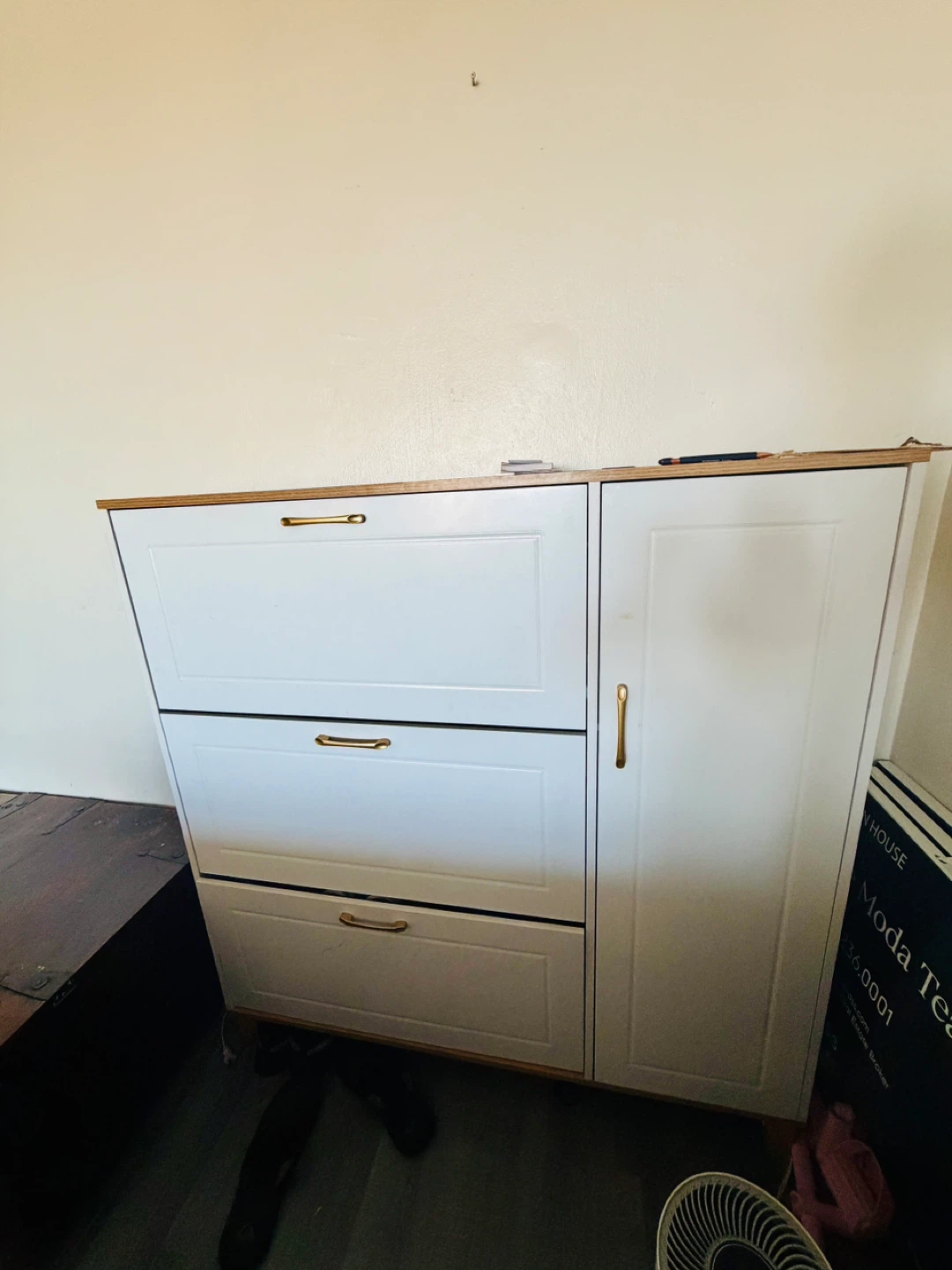 White Shoe Cabinet with Wood Top - photo 3