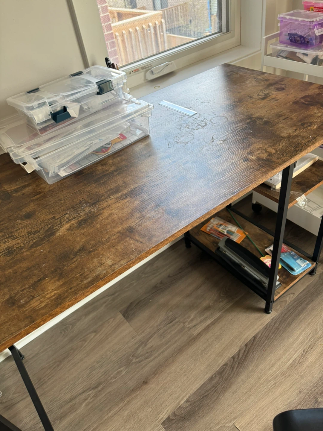 Wooden top desk with shelves - photo 3