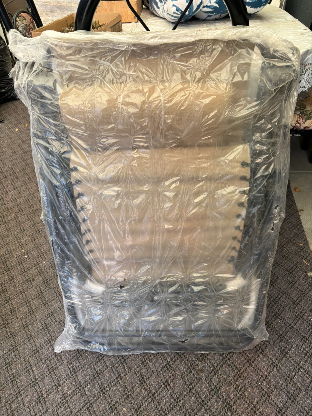 NEW ZERO-GRAVITY OUTDOOR LOUNGE RECLINER CHAIR - photo 4