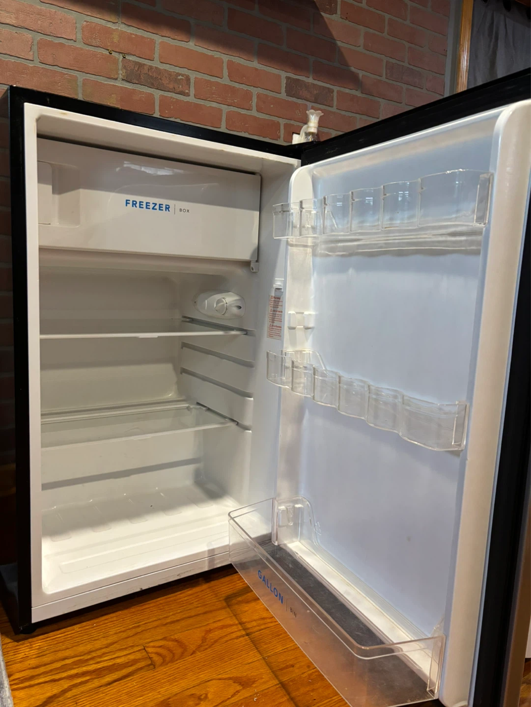 Frigidaire FFPE4533UM Mini Fridge