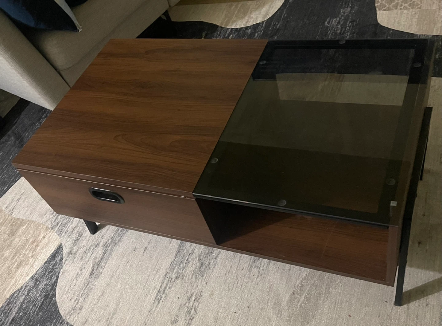 MOVING SALE - Lift Top Coffee Table with Glass Top - photo 4